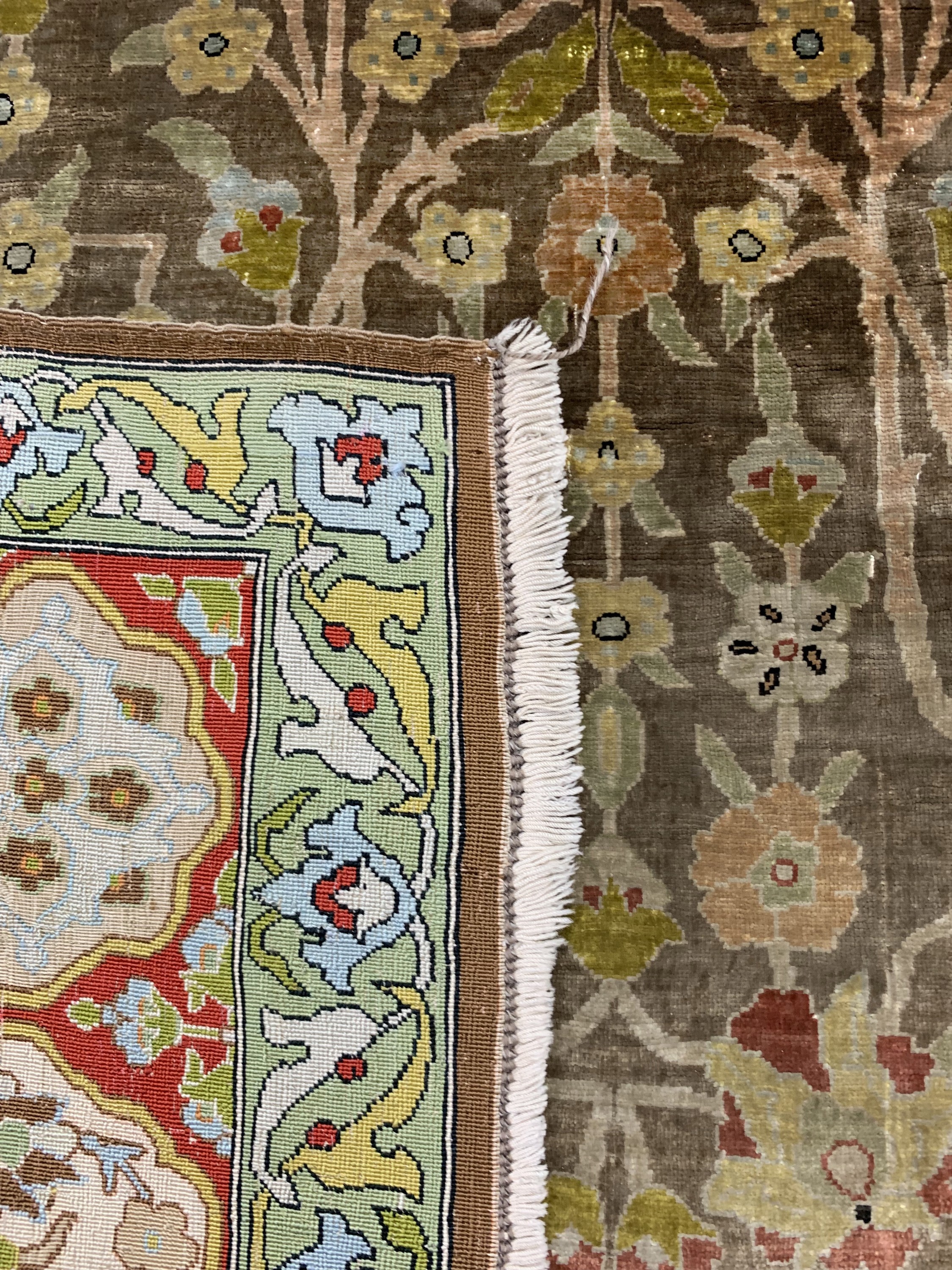Detail f: Hereke Seide fein, Türkei, signiert, Mitte 20.Jhd, reine Naturseide, ca. 140 x 105 cm, ca. 1,0 Mio. Kn/qm, EHZ: 3