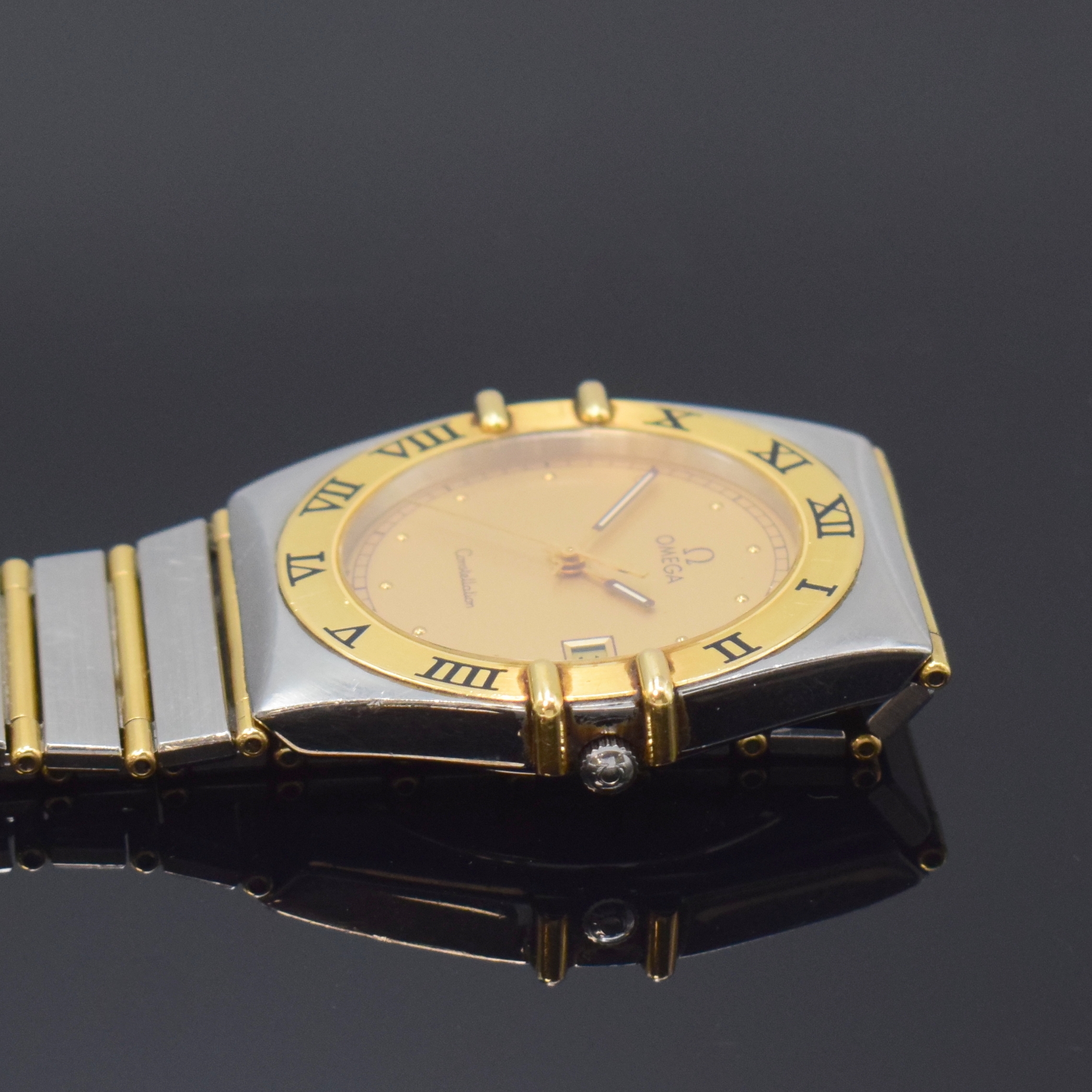 Detail c: OMEGA Herrenarmbanduhr Constellation Referenz 396.1070/396.1080, Schweiz um 1990, Edelstahl/gold kombiniert inkl. Gliederband, Boden aufgedr., ...