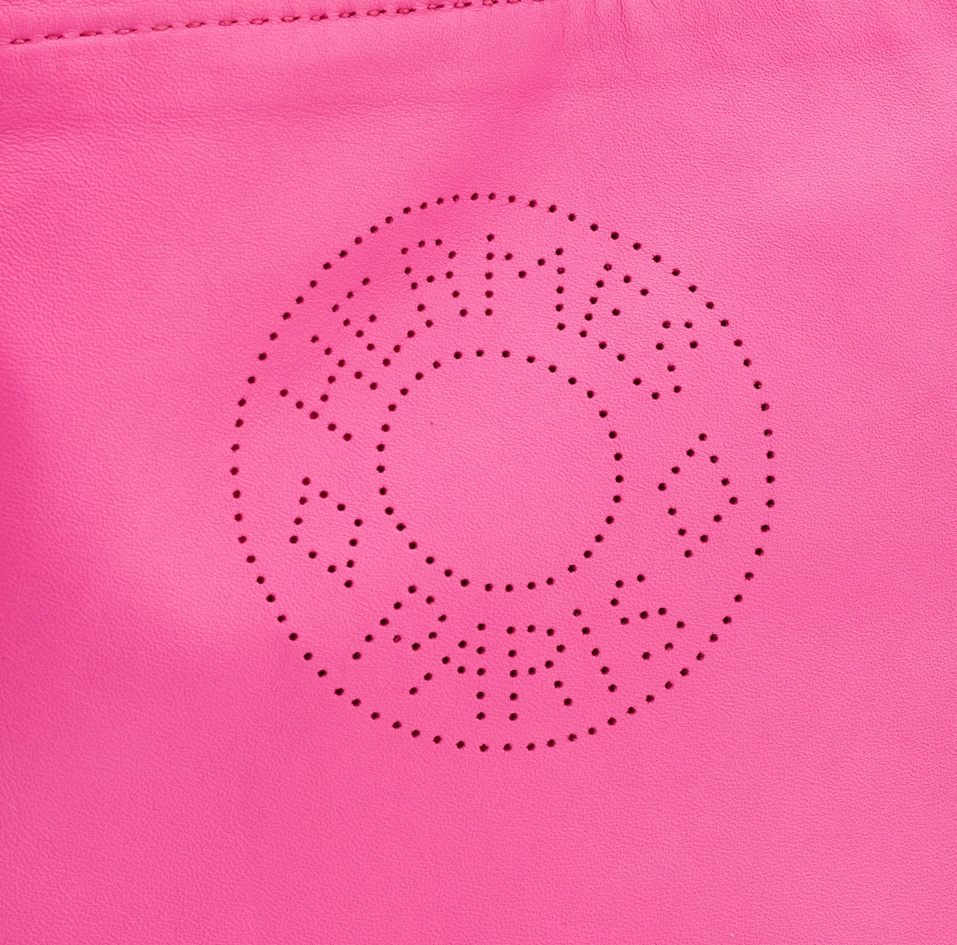 Detail a: HERMES Schulter-Tasche, "Cloue de Selle", feines Lammleder in Rose Tylien Pink, perforiertes Hermes Paris Logo, Verschluss mitDruckknopf, ...