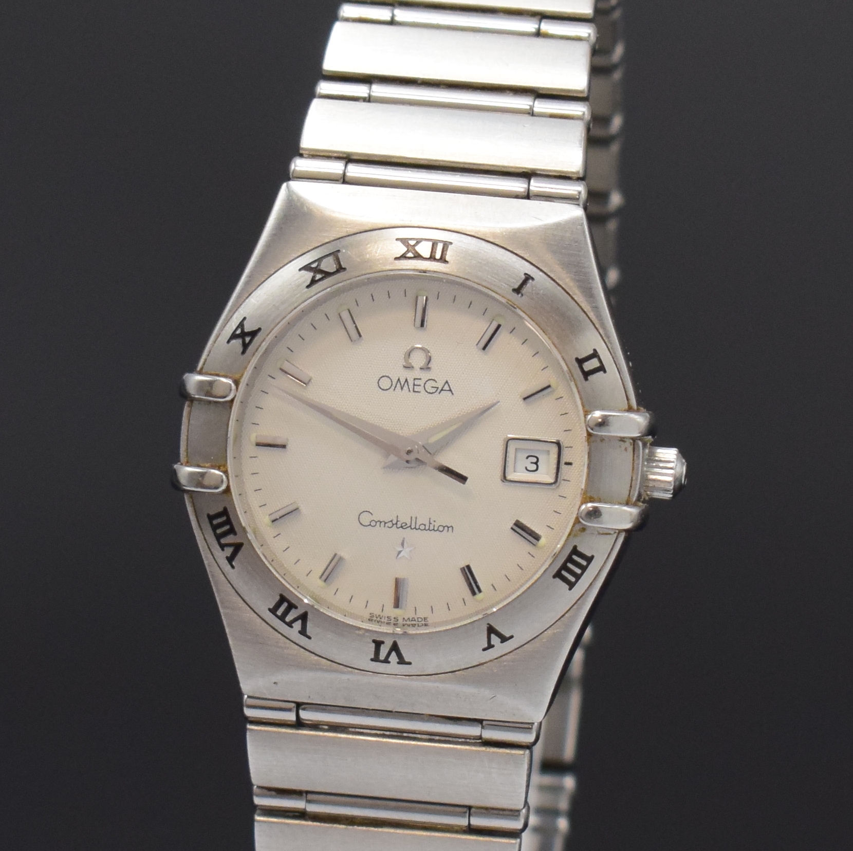 Detail a: OMEGA Constellation Damenarmbanduhr Referenz 796.1201, Schweiz um 2000, quarz, Edelstahlgeh. inkl. Gliederband m. Faltschl., Lünette m. röm. ...