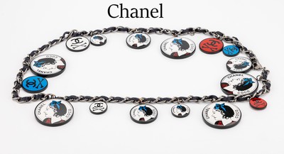 Image Extraordinary CHANEL belt , Vintage, metal blackened, black leather strap, badges in ...