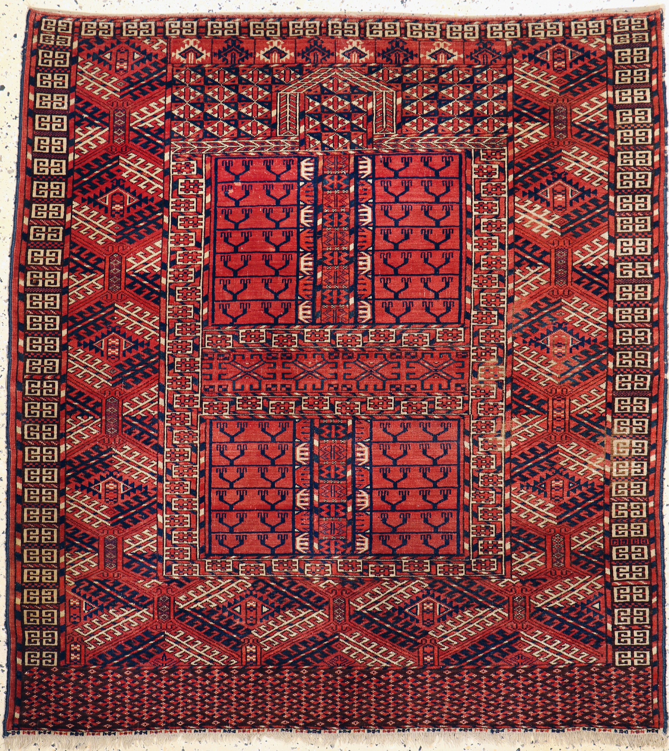 Tekke Engsi antik, Turkmenistan, 19.Jhd, Wolle auf Wolle, ca. 142 x 131 cm, EHZ: 2-3