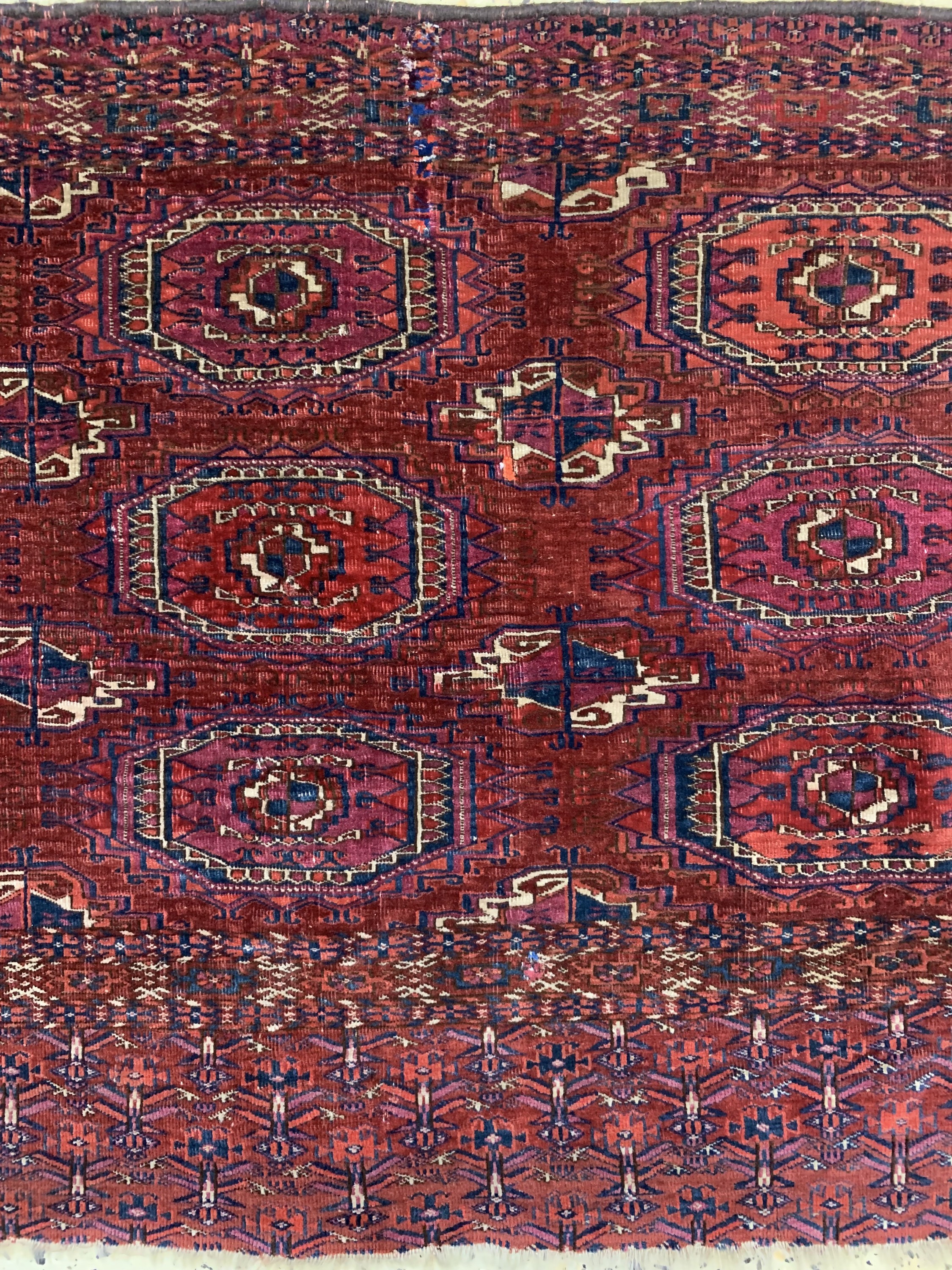 Detail b: Tekke Tschowal antik, Turkmenistan, 19.Jhd,Wolle auf Wolle, ca. 127 x 78 cm, EHZ: 4