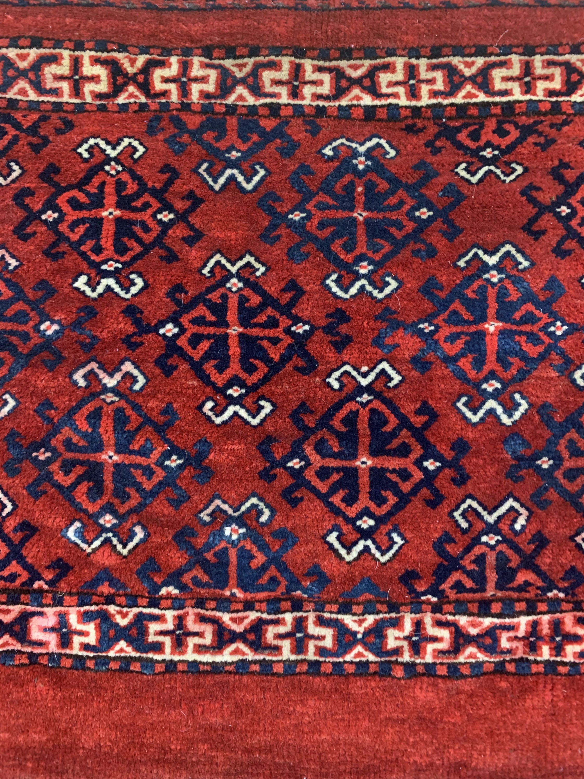Detail c: Güklan Torba, Turkmenistan, um 1920, Wolle auf Wolle, ca. 80 x 40 cm, EHZ: 3