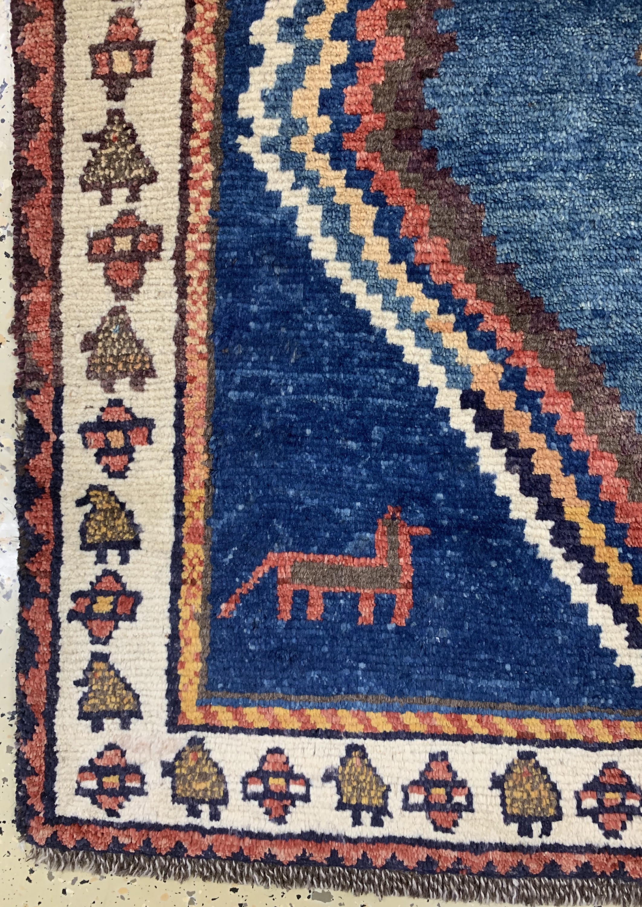 Detail b: Gabbeh alt, Persien, um 1950, Wolle auf Wolle, ca. 153 x 102 cm, EHZ: 3