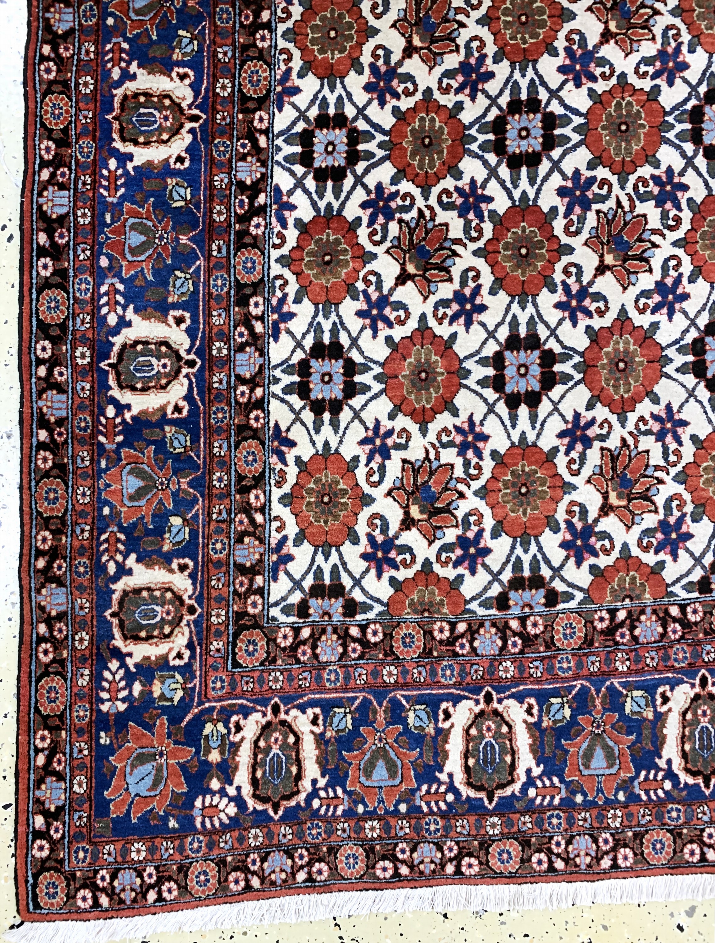 Detail b: Weramin alt fein, Persien, um 1930, Wolle auf Baumwolle, ca. 315 x 210 cm, Reinigungsbedürftig, EHZ: 2
