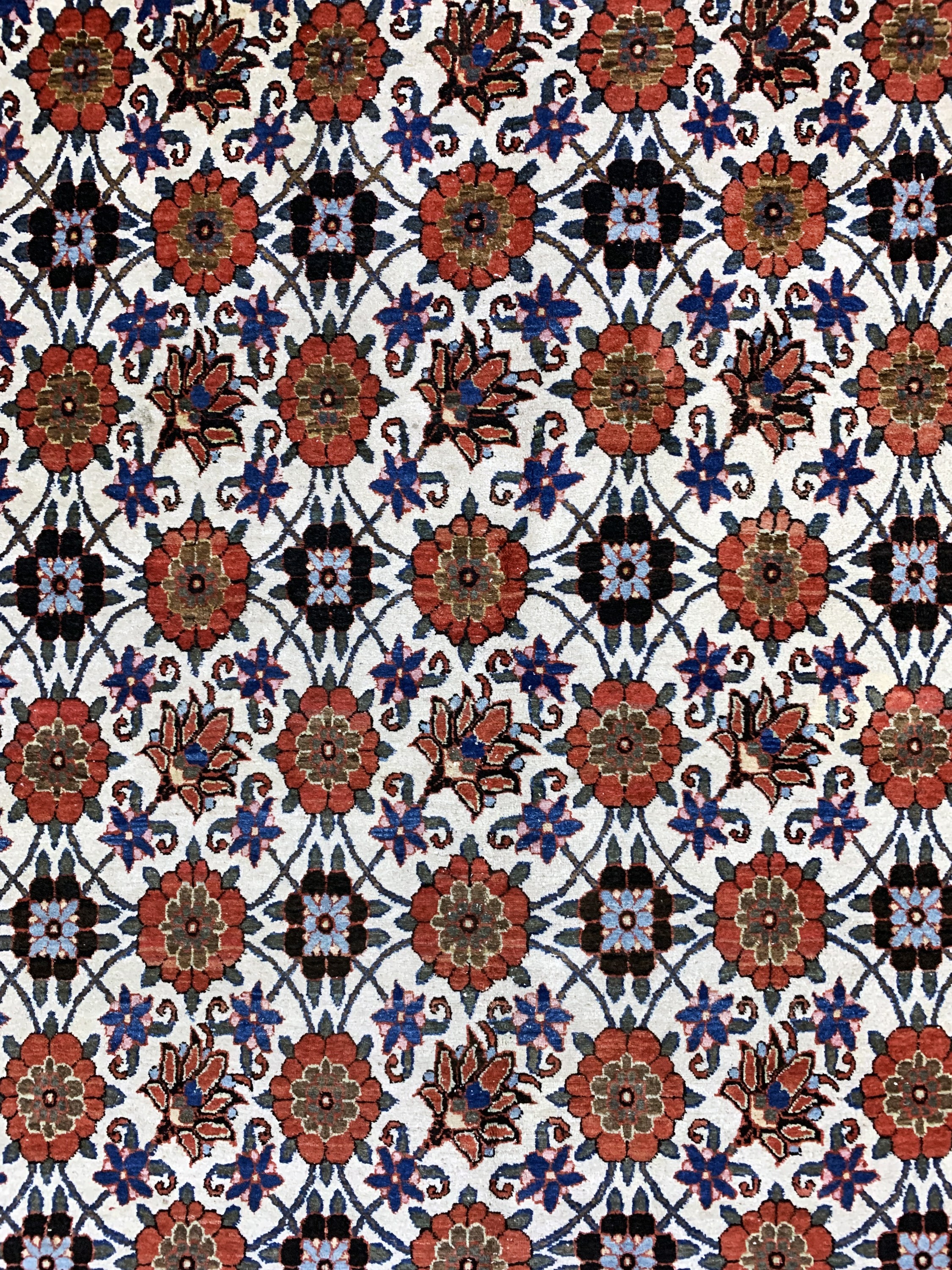 Detail c: Weramin alt fein, Persien, um 1930, Wolle auf Baumwolle, ca. 315 x 210 cm, Reinigungsbedürftig, EHZ: 2