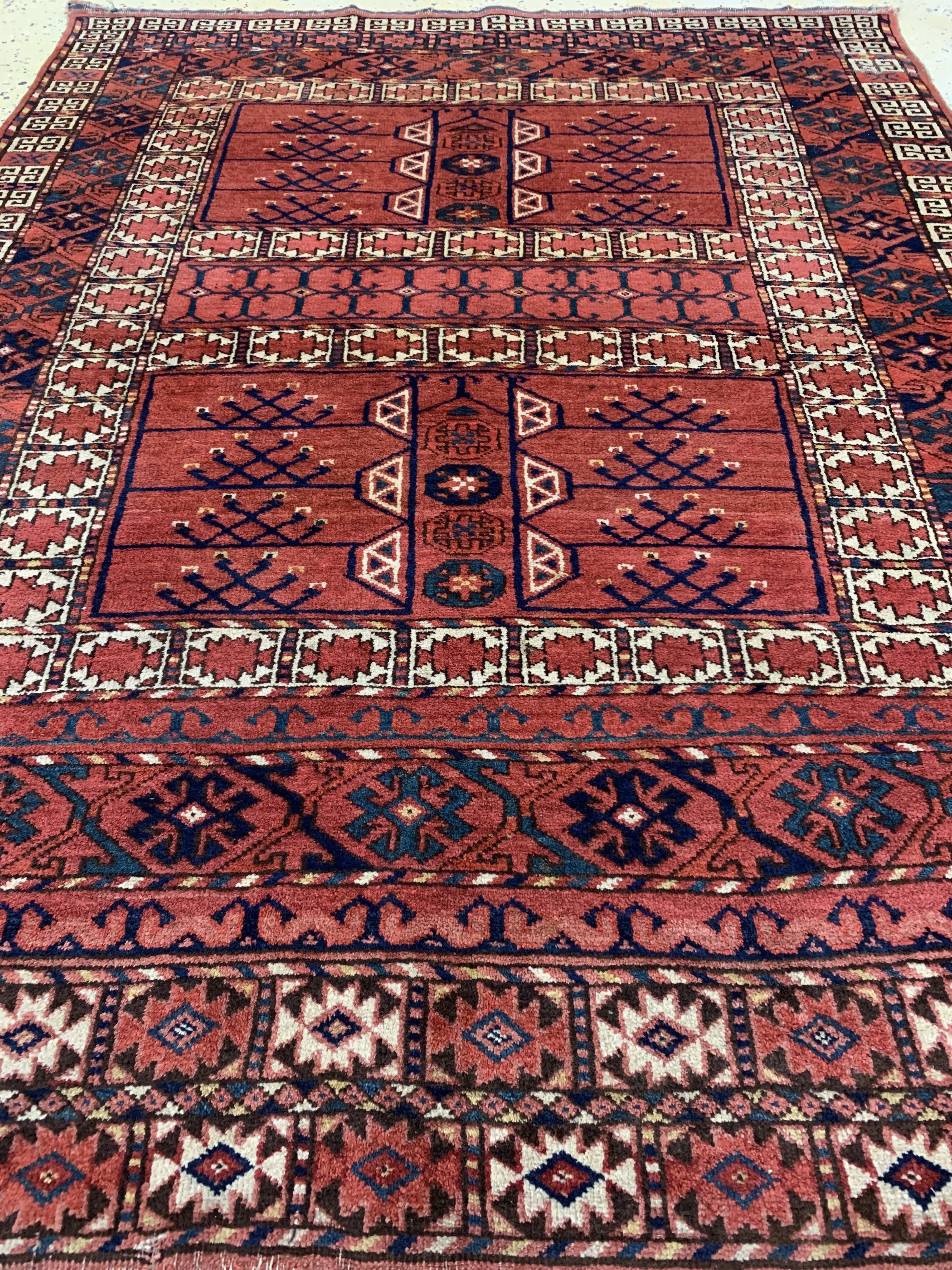 Detail f: Ersari Engsi antik, Turkmenistan, 19.Jhd, Wolle auf Wolle, ca. 175 x 130 cm, EHZ: 3-4, (Eck beschädigt)