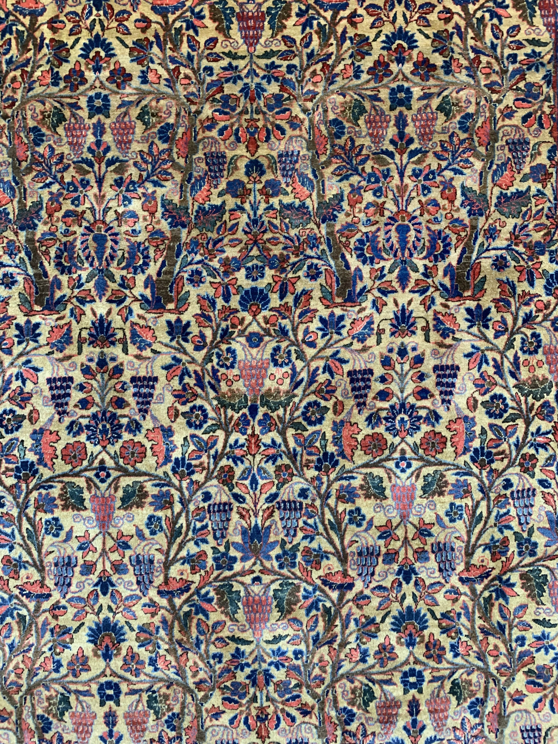 Detail c: Manchester Keschan antik, Persien, um 1900,Korkwolle auf Baumwolle, ca. 295 x 205 cm, fachkundig gereinigt, EHZ: 2