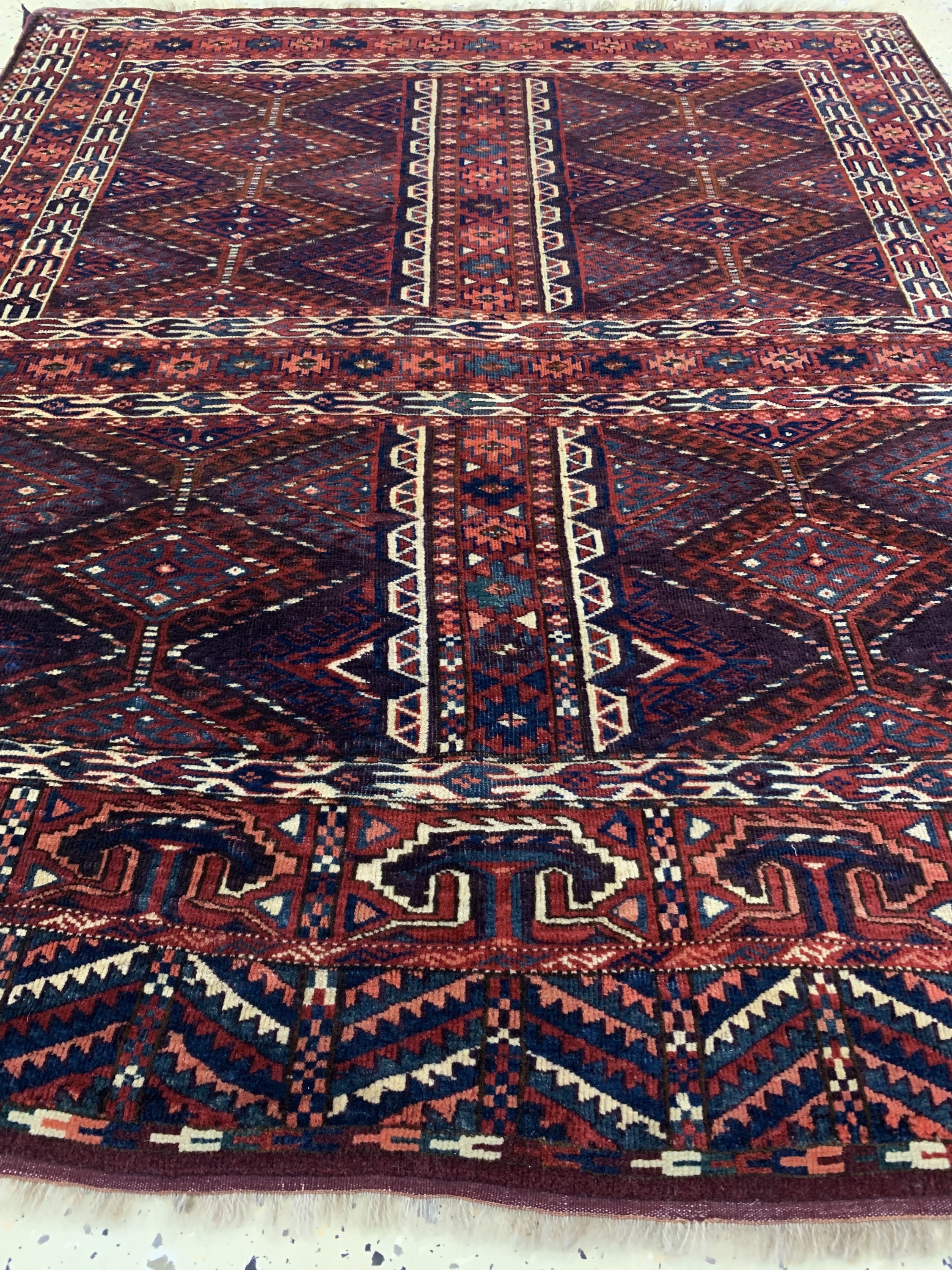 Detail e: Yomud Engsi antik, Turkmenistan, 19.Jhd, Wolle auf Wolle, ca. 148 x 126 cm, EHZ: 3