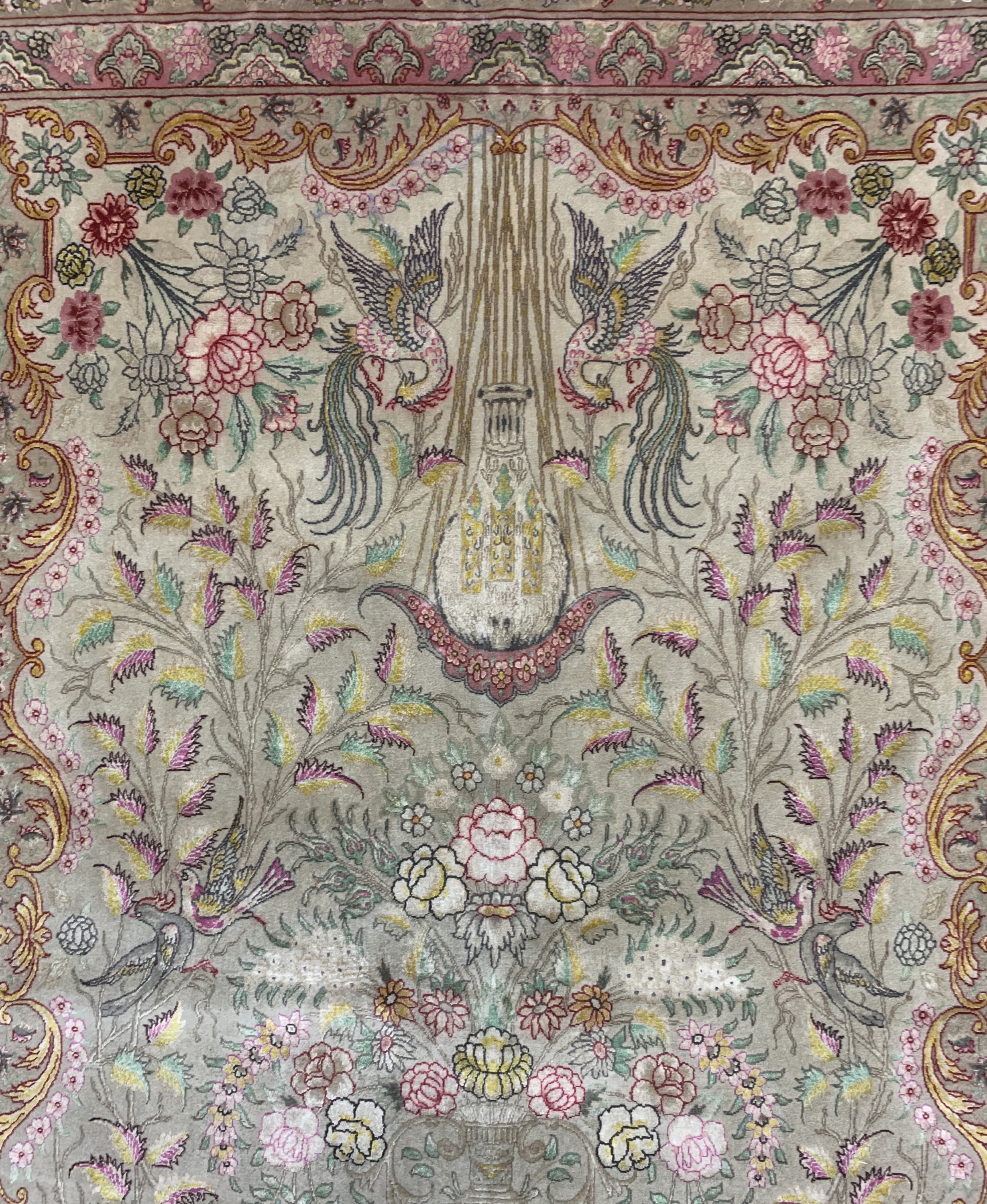 Detail d: Täbriz fein(50 Raj), Persien, Mitte 20.Jhd,Korkwolle mit Seide, ca. 204 x 147 cm, Mottenfraß, EHZ: 2-3