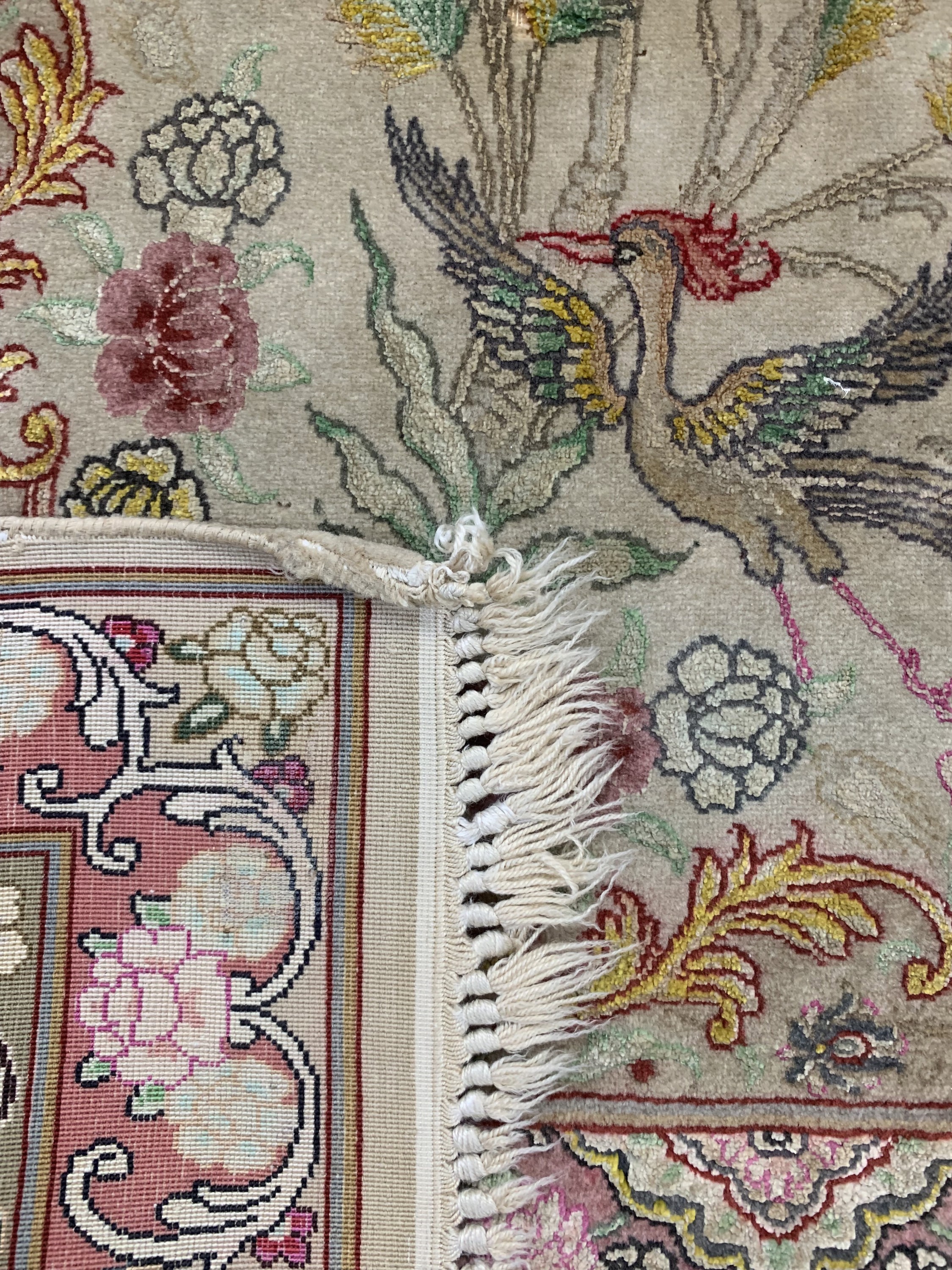 Detail f: Täbriz fein(50 Raj), Persien, Mitte 20.Jhd,Korkwolle mit Seide, ca. 204 x 147 cm, Mottenfraß, EHZ: 2-3