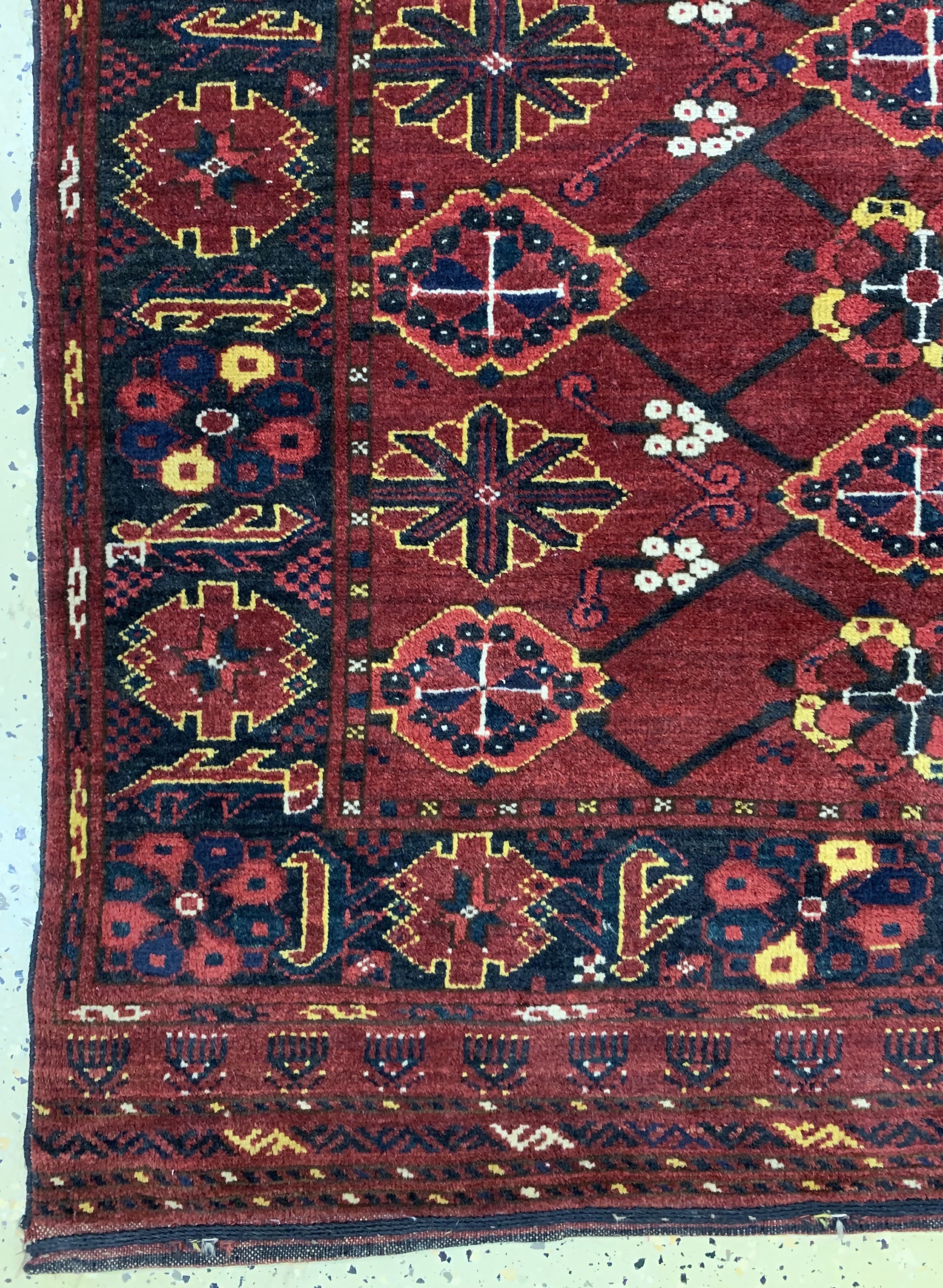 Detail b: Ersari Beschir"Minakhani", Turkmenistan, um1930, Wolle auf Wolle, ca. 195 x 140 cm, EHZ: 3, Mottenfra?