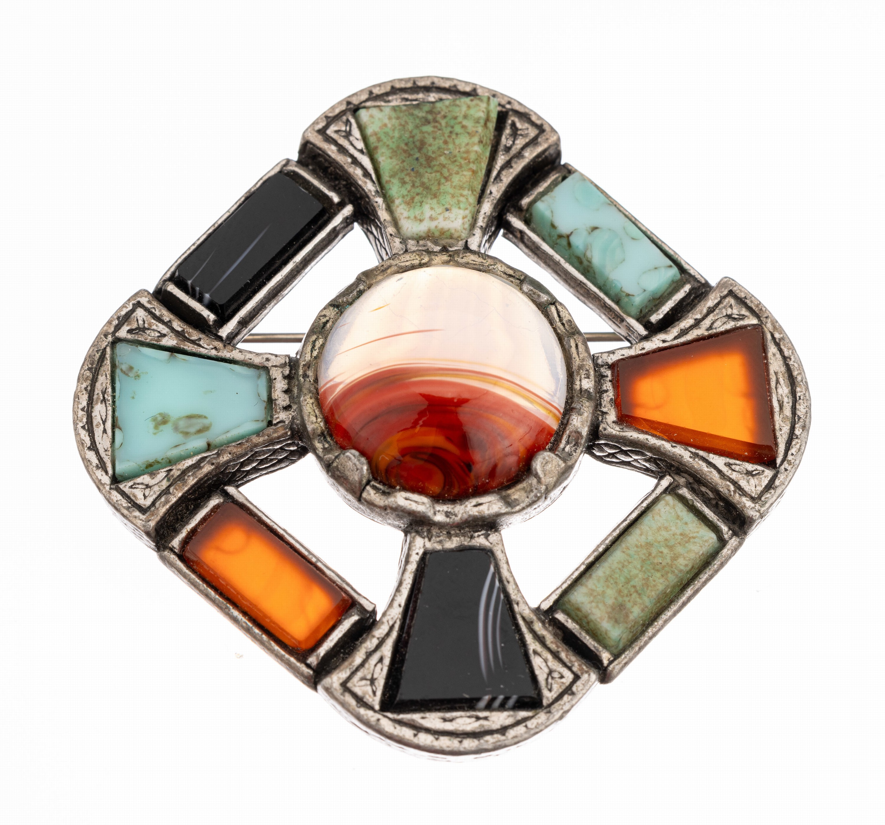 Brosche sogen. People Schmuck, Idar-Oberstein für den schottischen Markt, Metall ver- silbert, typ. mit versch. Halbedelstein bes.: Türkis, Achat, ...