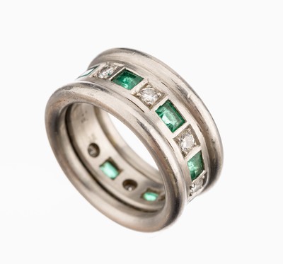 Image Platinum emerald brilliant ring , Platinum, 7 emerald baguettes total approx. 0.56 ct, 8 ...