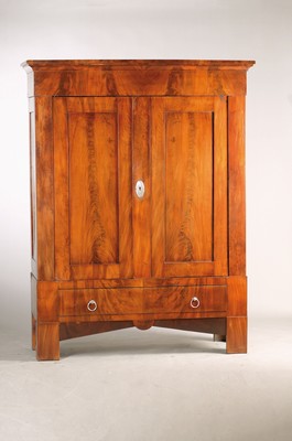 Image Biedermeier cupboard, probably Hamburg-Altona,around 1820, mahogany pyramid veneer, ...