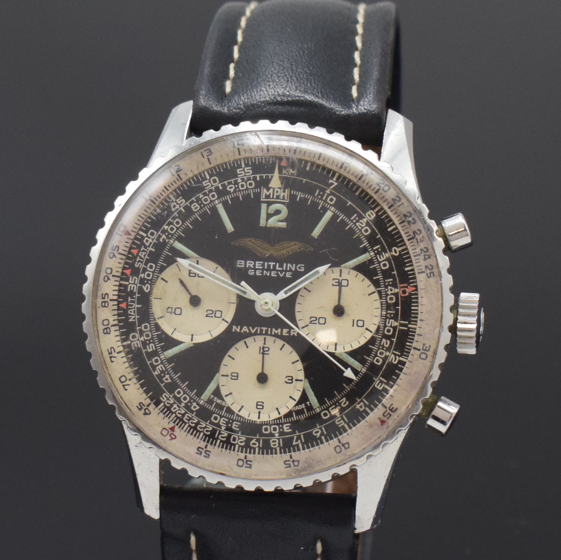 Detail a: BREITLING Schaltradchronograph Navitimer für die Irakische Luftwaffe, Schweiz um 1960, Handaufzug, 3-tlg. Edelstahlgeh., aufgedr. Boden m. ...