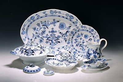 Image Dinner set, Blue Onion Pattern, Meissen, predominant Knaufzeit after 1882, predominant ...