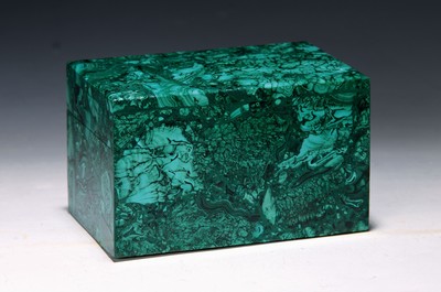 Image Lidded box made of malachite, modern, approx. 9x15x10cm, wall thickness approx. 5mm