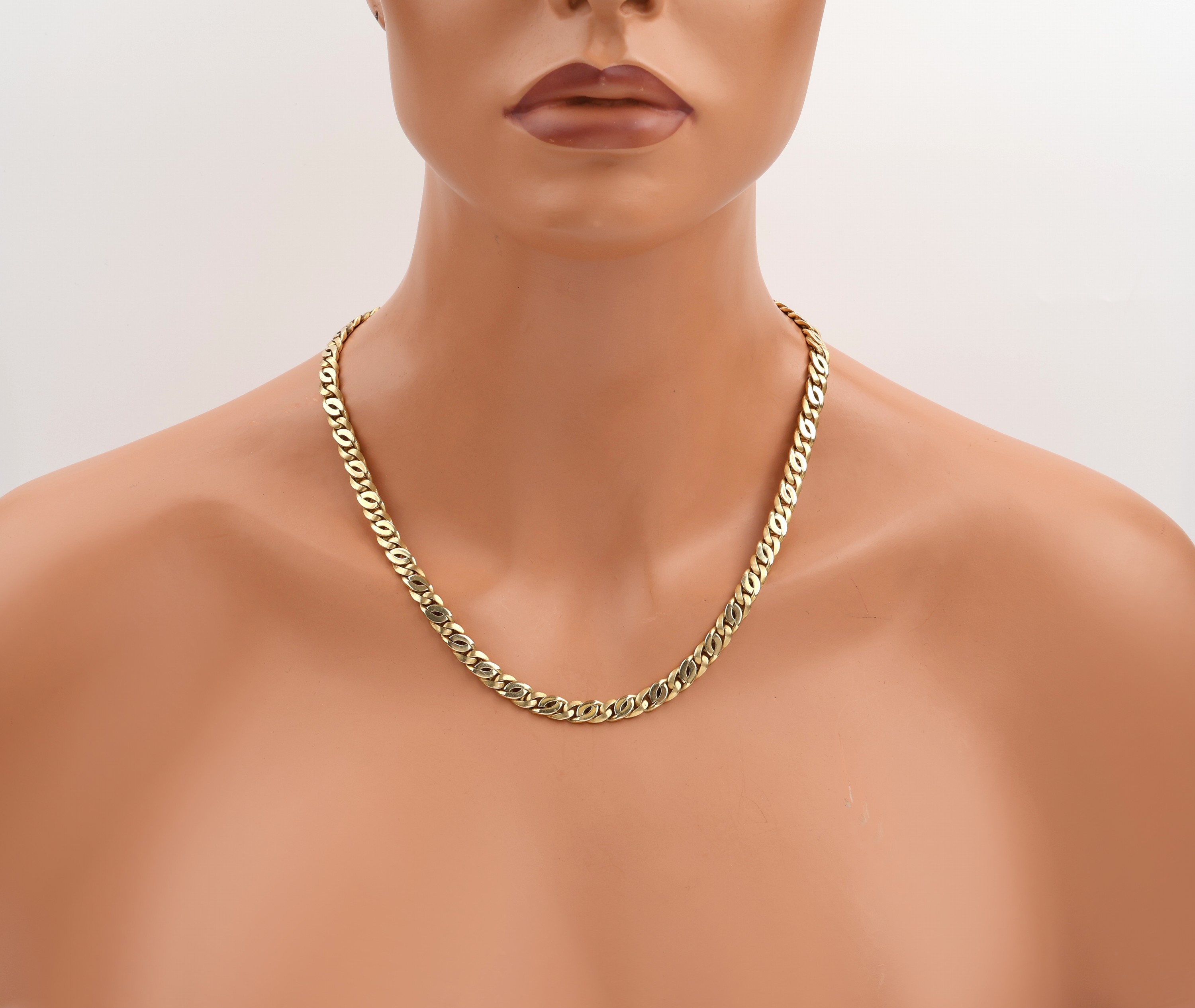 Detail b: 14 kt Gold Kette, GG 585/000, ca. 66.8 g, L. ca. 51 cm, Karabinerschließe GG 375/000, 2 Verlängerungsösen metall verg.