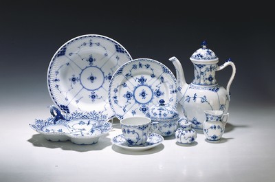 Image Service, Royal Copenhagen, mostly half lace, 20th century, mussel malet, coffee pot, ...