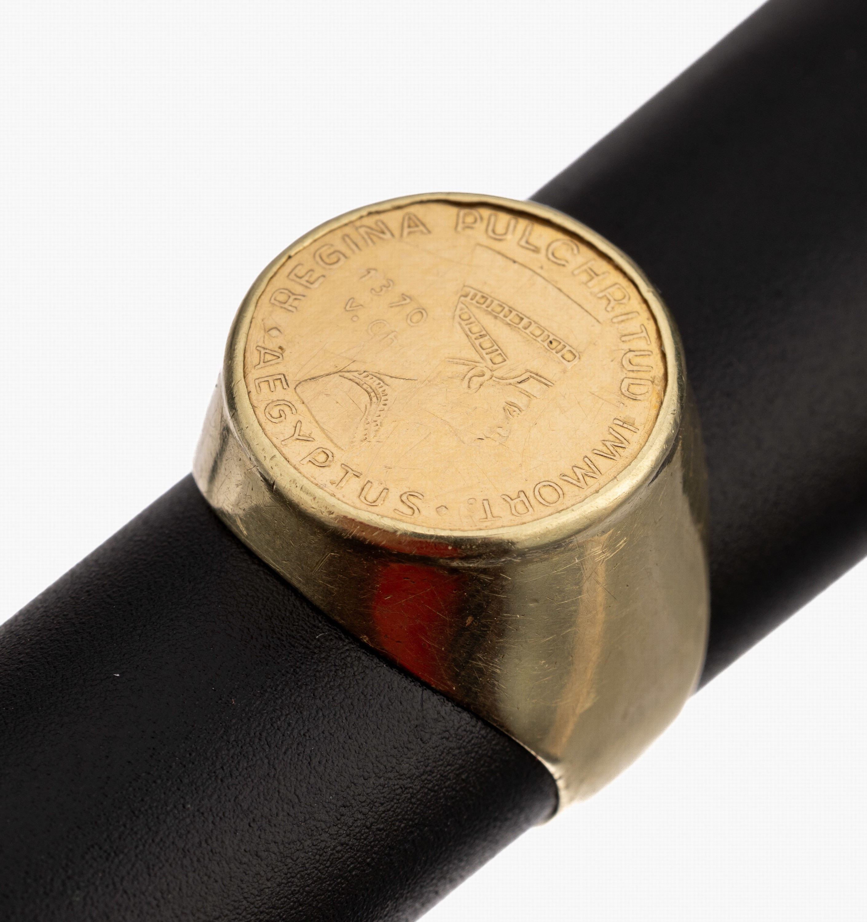 14 kt Gold Ring mit Medaille, GG 585/000, Einlage Nofretete GG 900/000, total ca. 5.6 g, RW 59