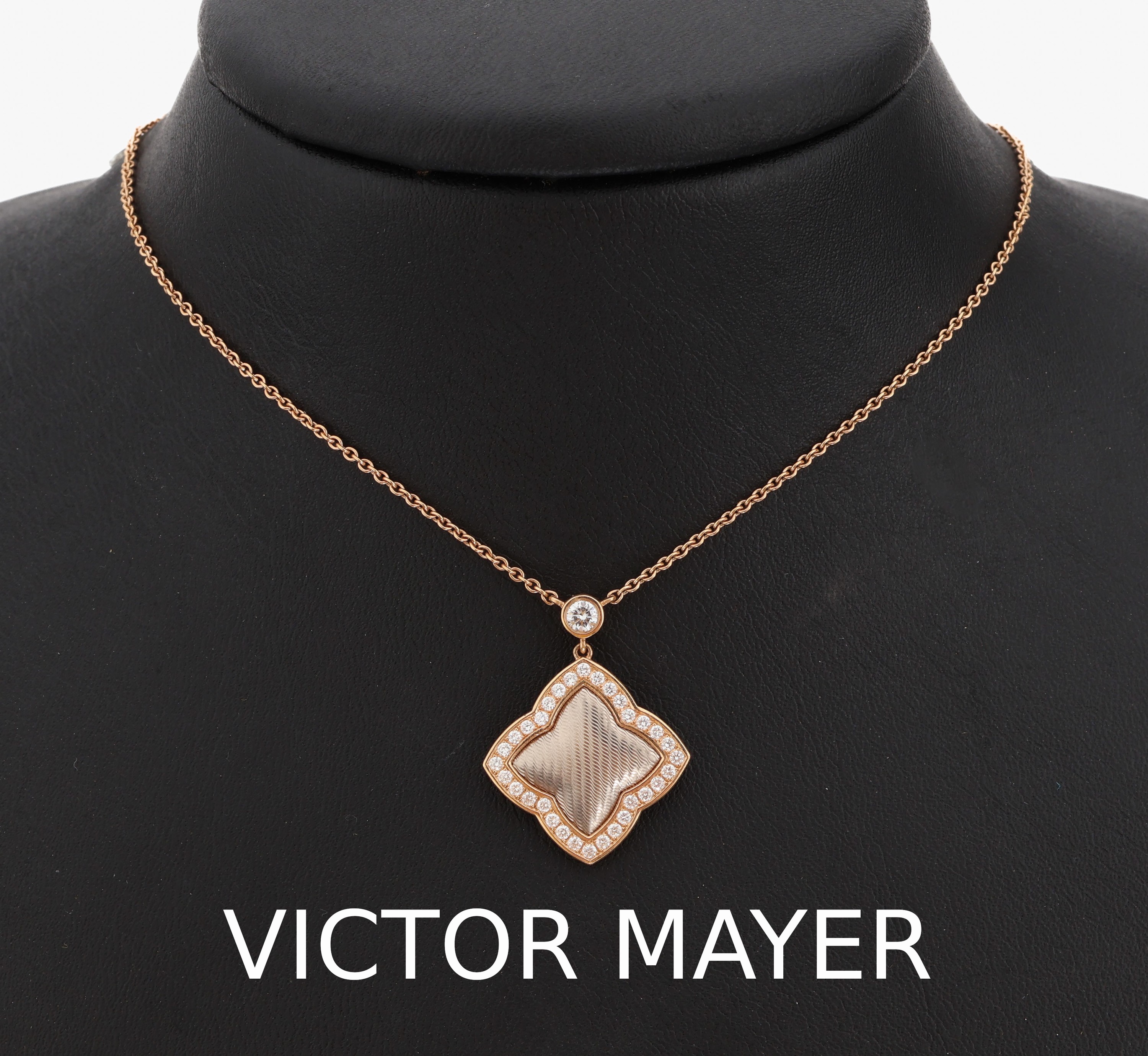 18 kt Gold Brillant-Collier, GG 750/000, Meistermarke VICTOR MAYER, strukturierte Fläche umgeben von Brillanten zus. ca. 0.40 ct Weiss/si, limit. ...