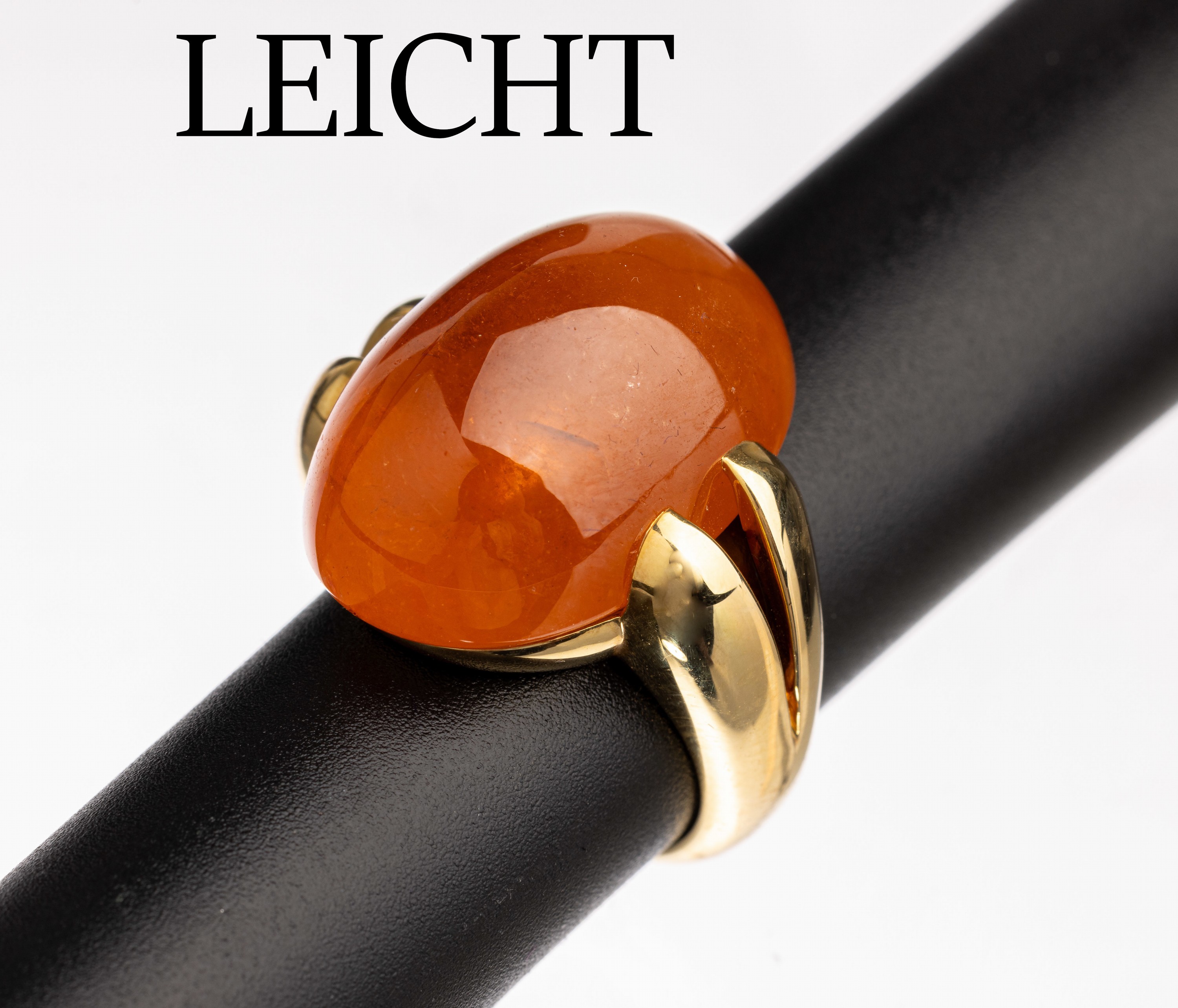 18 kt Gold Citrin Ring, GG 750/000, ovaler Feuercitrincabochon ca. 55.26 ct, qualitätvolle Verarbeitung, Meistermarke LEICHT, RW 56, ca. 23.5 g