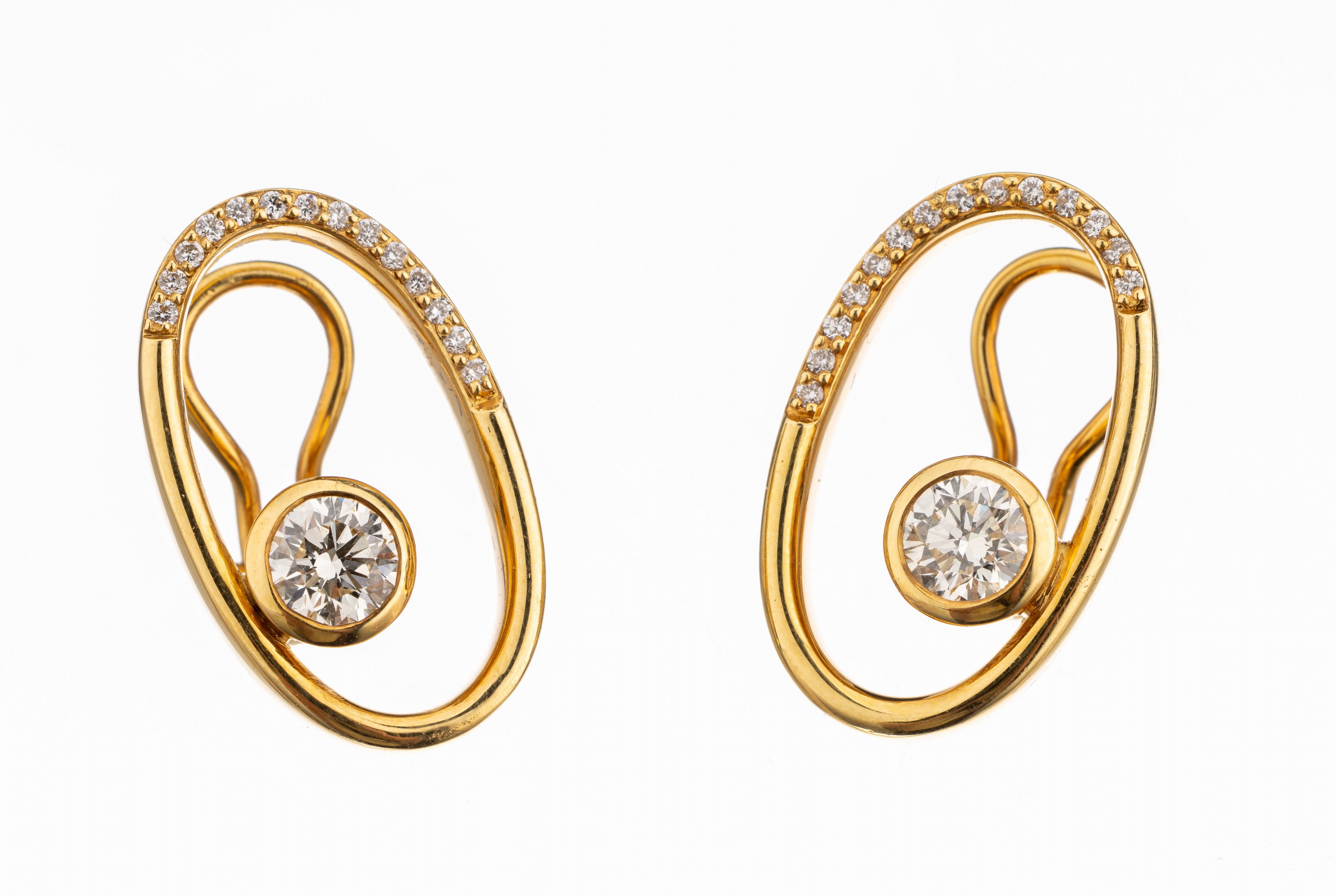 Paar 18 kt Gold Diamant-Ohrclips, GG 750/000, 2 Diamanten zus. ca. 1.20 ct Weiß/si,28 weitere Diamanten zus. ca. 0.18 ct, ca. 13.5 g