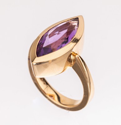 Image 18 kt gold Odenwald amethyst-ring , YG 750/000, bevelled amethyst marquise approx. 4.12 ...