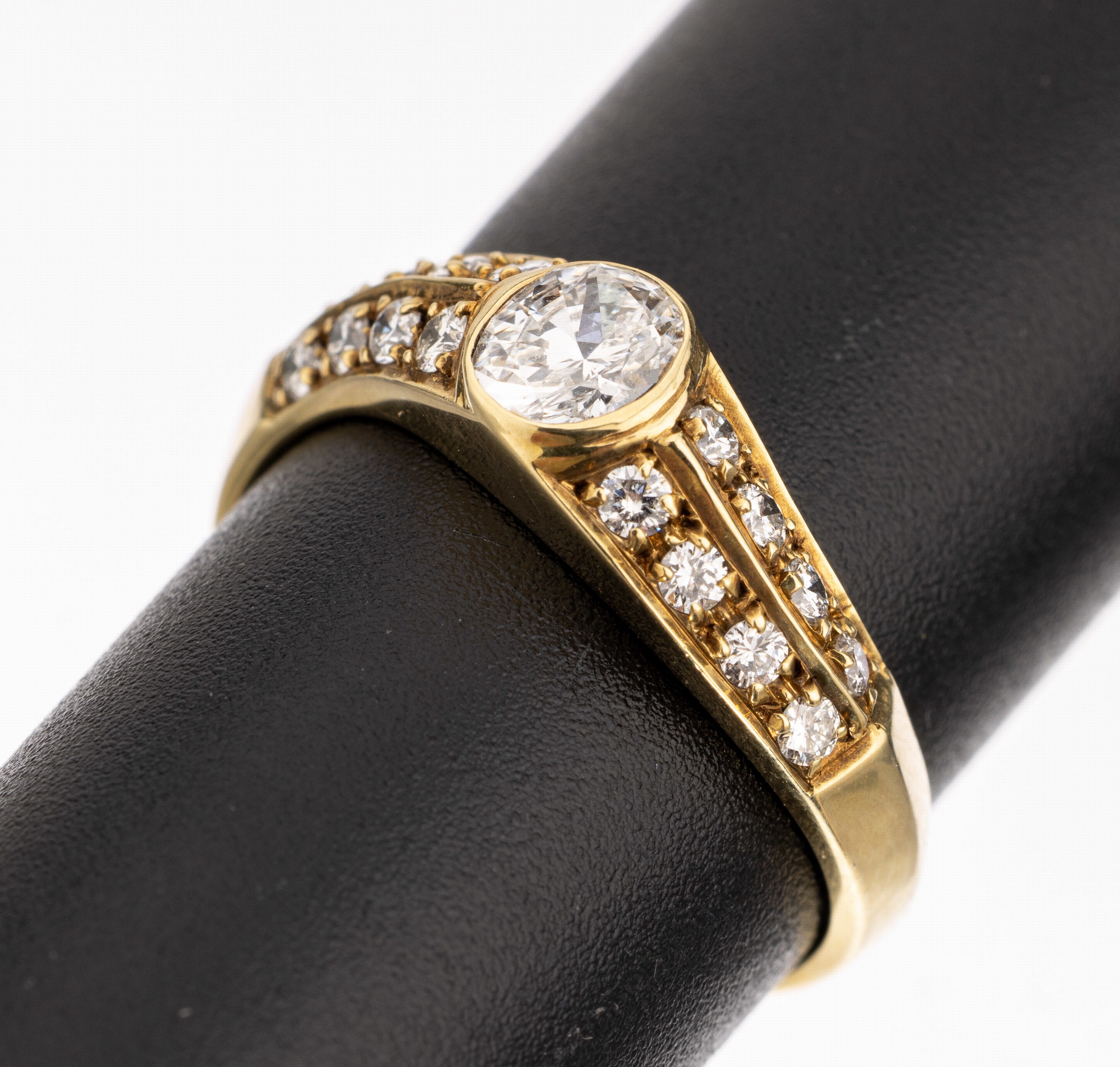 14 kt Gold Brillant-Ring, GG 585/000, 17 Brillanten zus. ca. 0.60 ct Weiß/si, ca. 2.8 g, RW 55