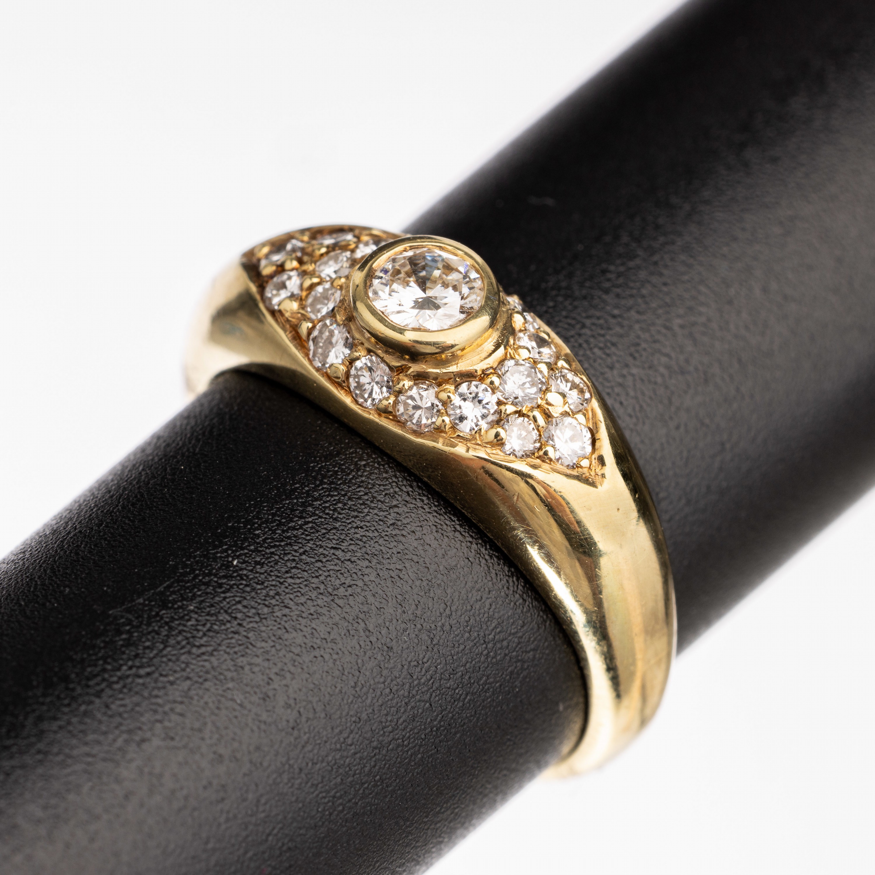14 kt Gold Brillant Ring, GG 585/000, Brillanten zus. ca. 0.66 ct Weiß/si, RW 57, ca. 4.6 g