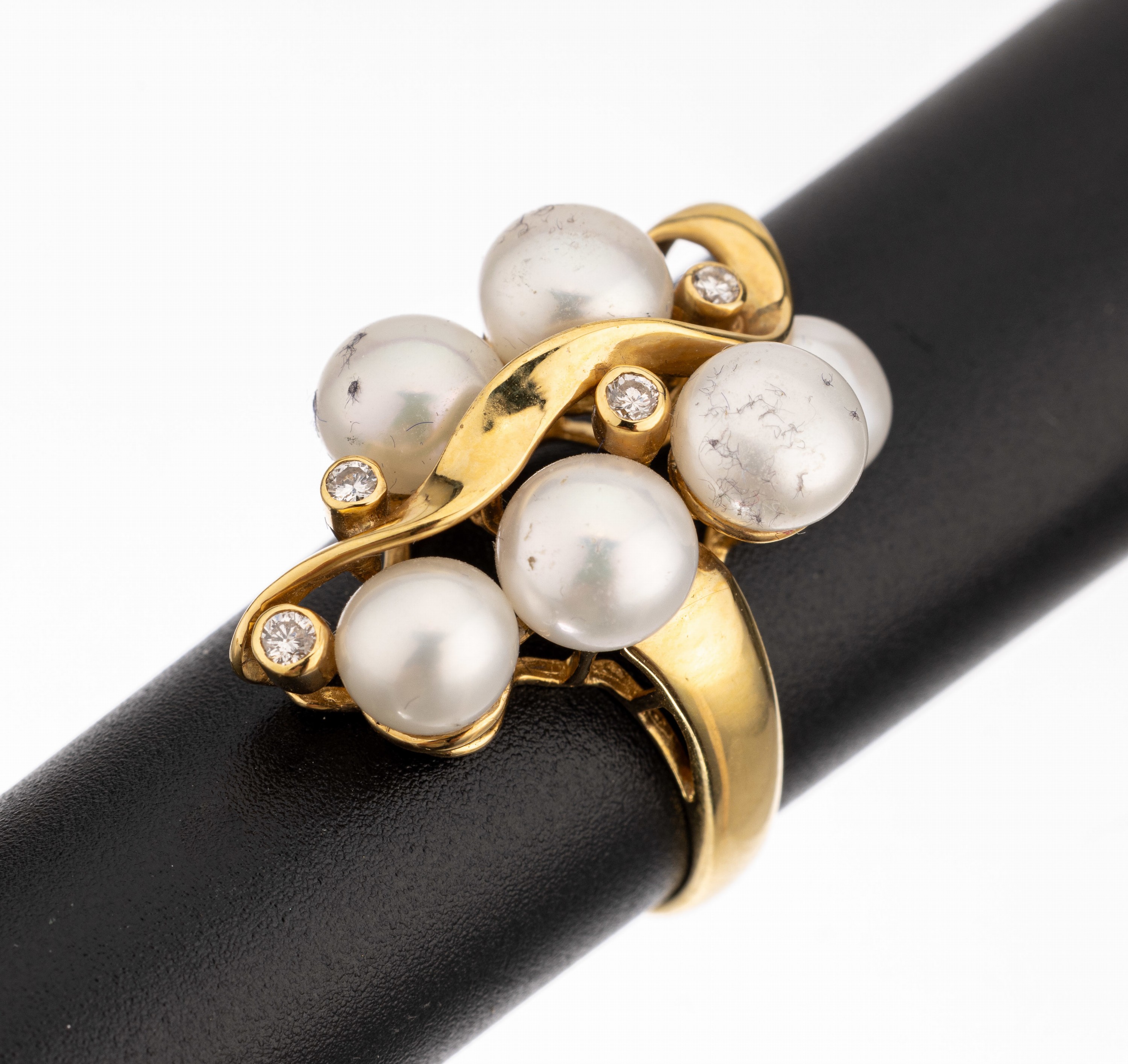 18 kt Gold Zuchtperlen Diamant Ring, GG 750/000, 6 l. rosefarb.Akoyazuchtperl- bouttons, 4 Brillanten zus. ca. 0.19 ct Weiß/ si, RW 54, ca. 8.1 g