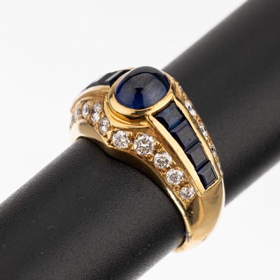 Image 18 kt gold sapphire-brilliant-ring , YG 750/000, 1 sapphirecabochon and 8 sapphire ...