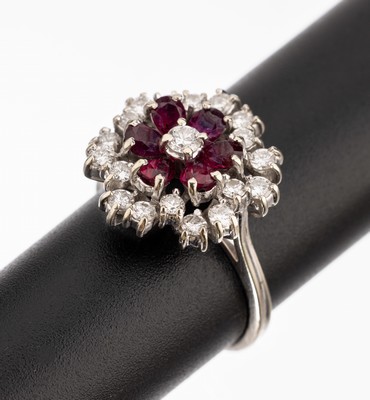 Image 18 kt gold ring with rubies and brilliants ,WG 750/000, bevelled rubies total approx. ...