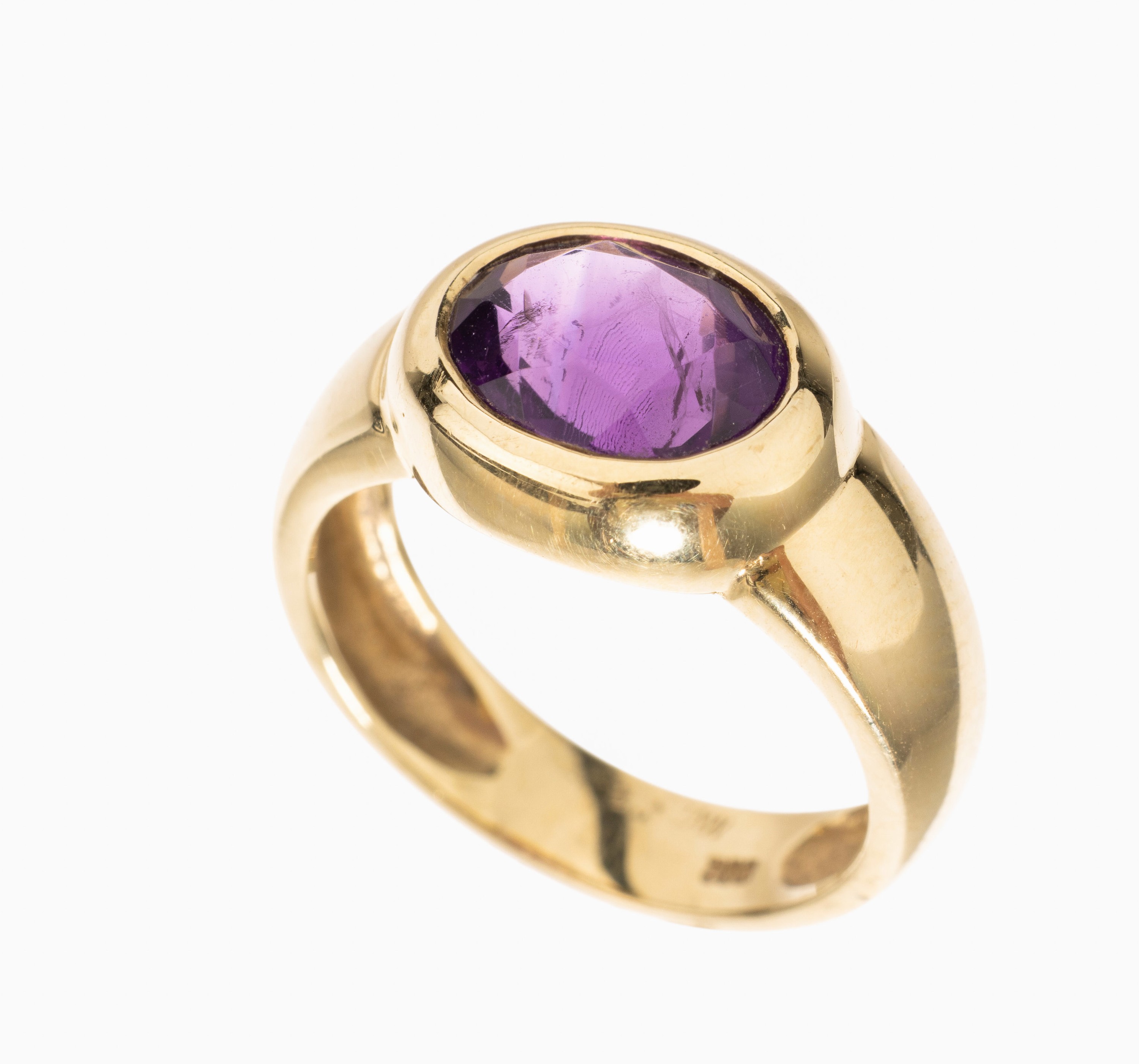 14 kt Gold Amethyst-Ring, GG 585/000, ovalfacett. Amethyst ca. 3.0 ct, ca. 6.0 g, Meistermarke unged., RW 57