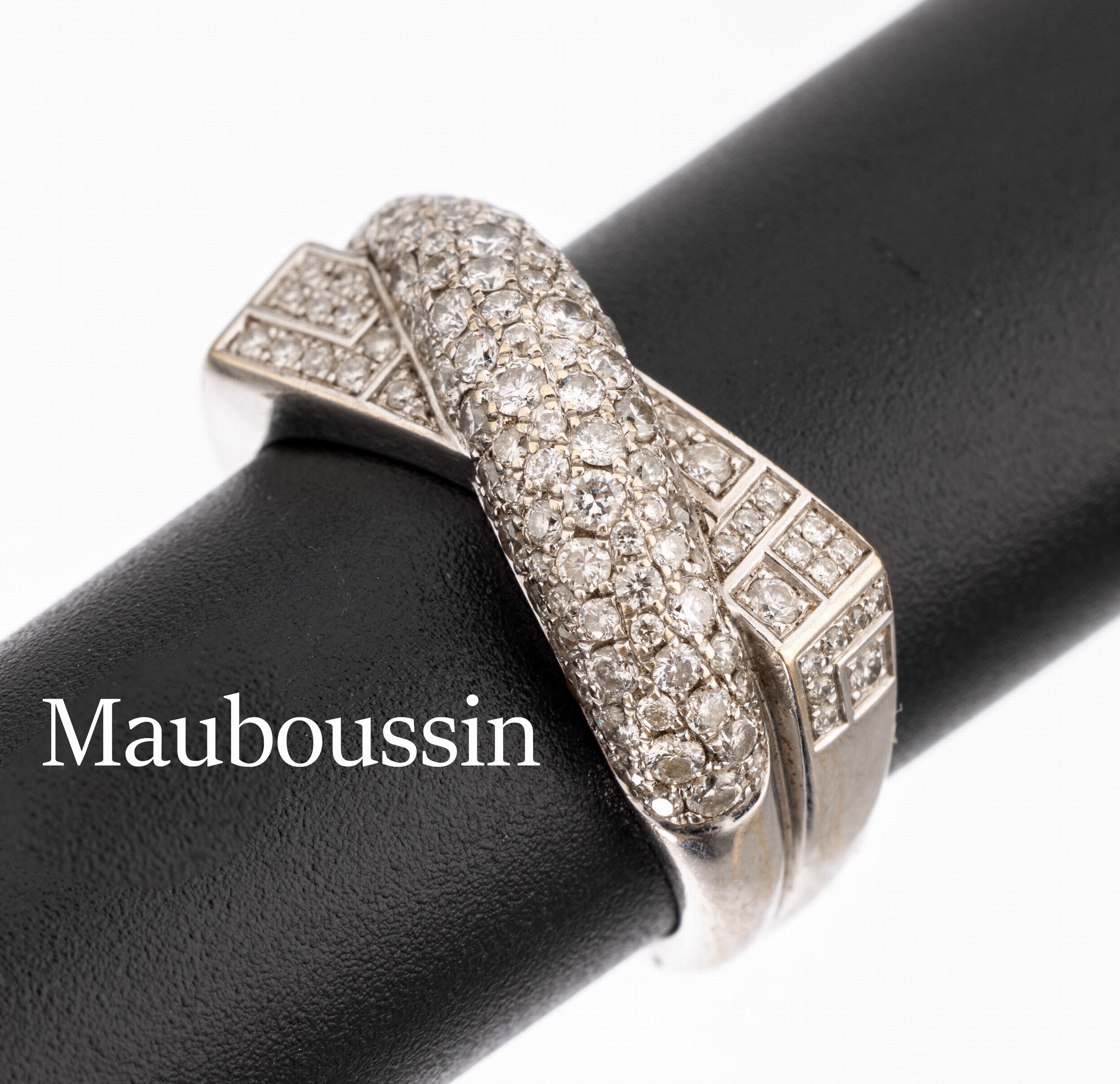 18 kt Gold MAUBOUSSIN Brillant Ring, WG 750/000, überkreuzte Ringschiene bes. mit Brillanten zus. ca. 1.00 ct Weiß/si, RW 55, sign. und num.