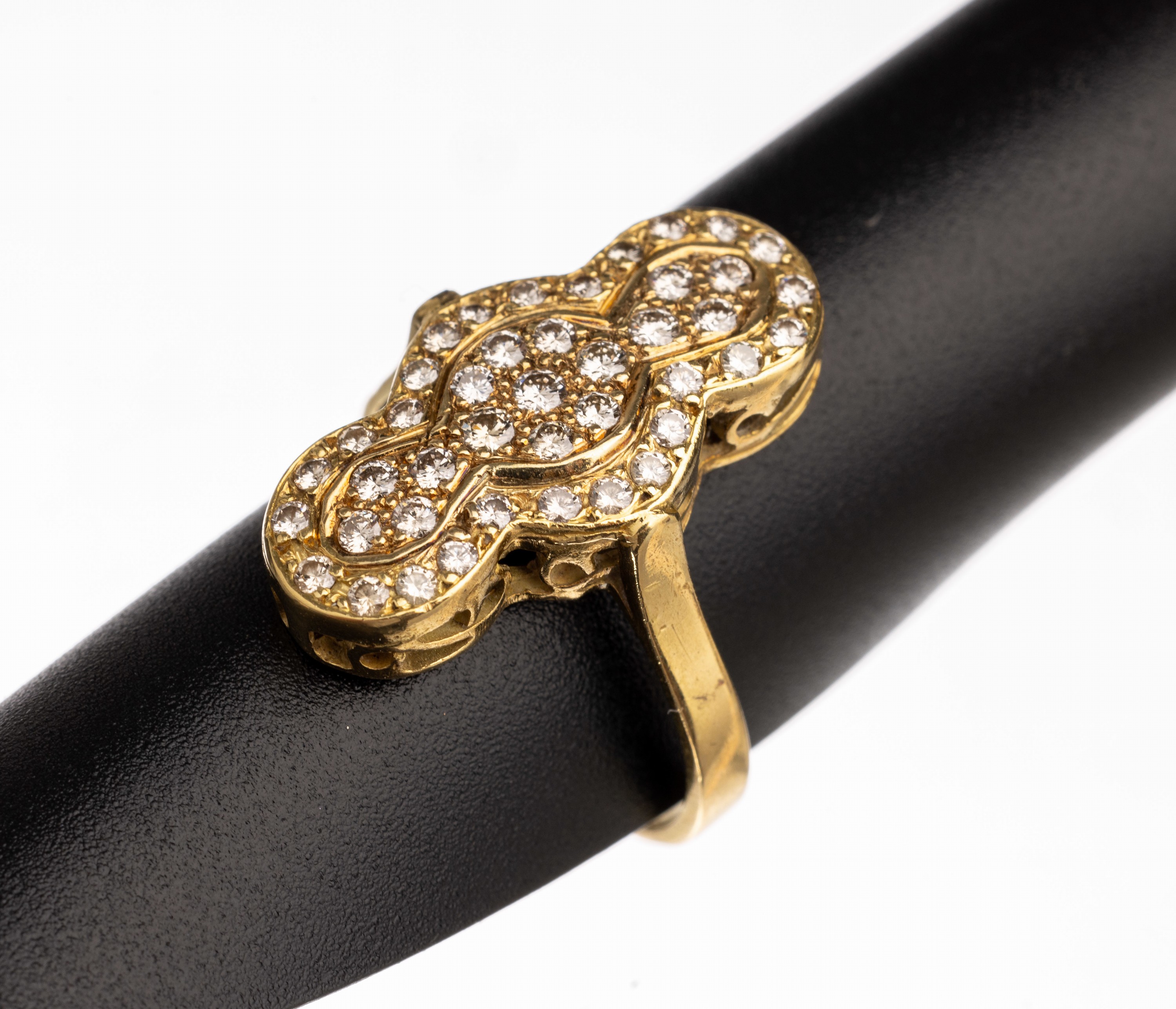 18 kt Gold Diamant Ring, GG 750/000, Diamanten zus. ca. 0.70 ct Weiß/si, RW 54, ca.5.5 g