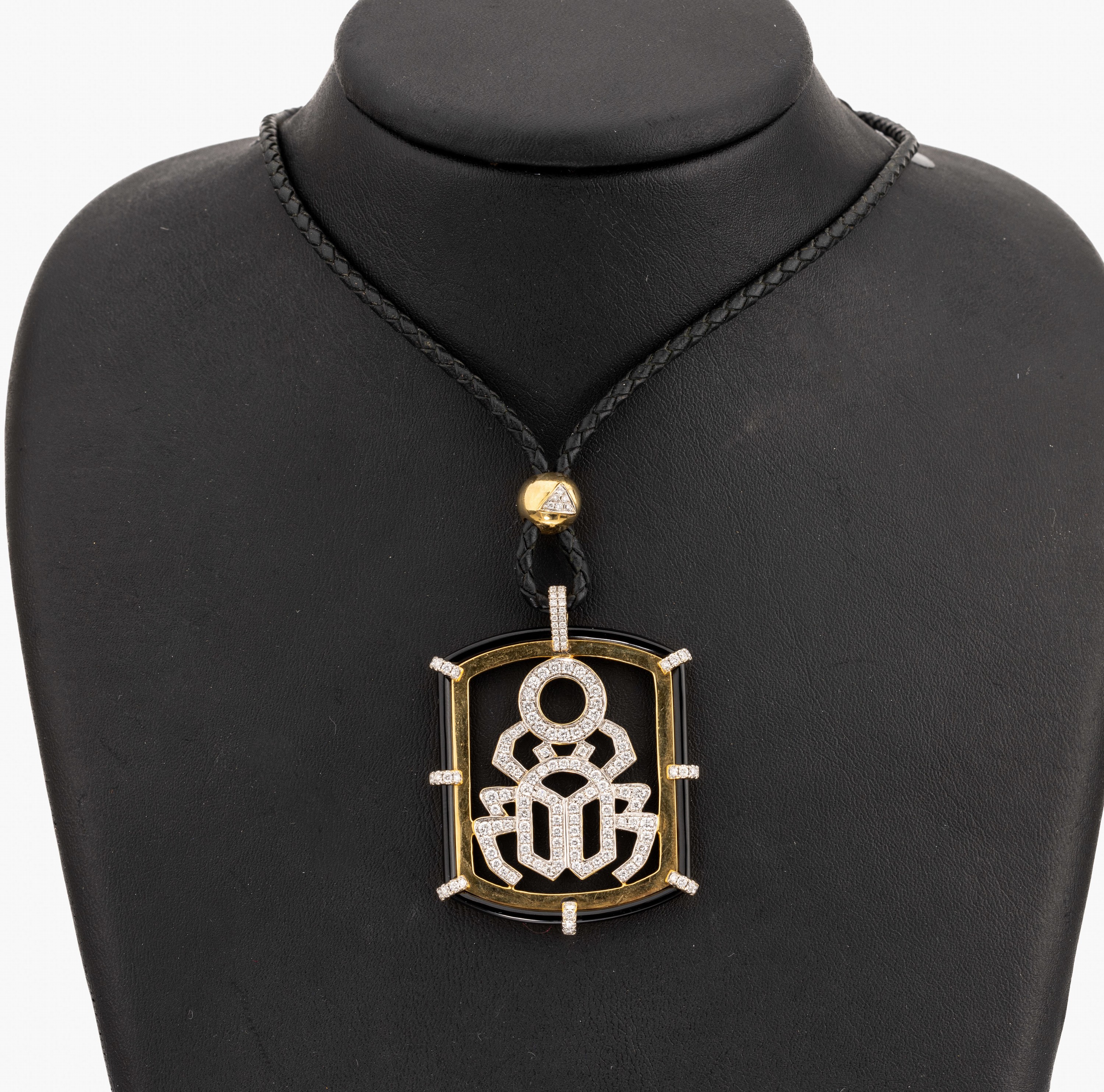 18 kt Gold Brillant-Anhänger "Skarabäus", GG/WG 750/000, Onyxrahmen, Einzelanfertigung, ausgefallener Entwurf, Brillanten zus. ca. 2.17 ...