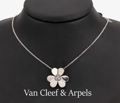 Image 18 kt Gold VAN CLEEF & ARPELS Brillant- Collier, WG 750/000, 3 Brillanten zus. ca. ...