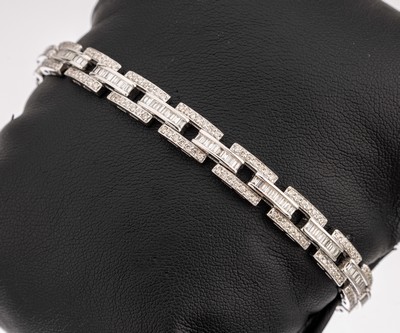 Image 18 kt gold diamond-bracelet , WG 750/000, 105 diamond-baguettes and 112 brilliants ...