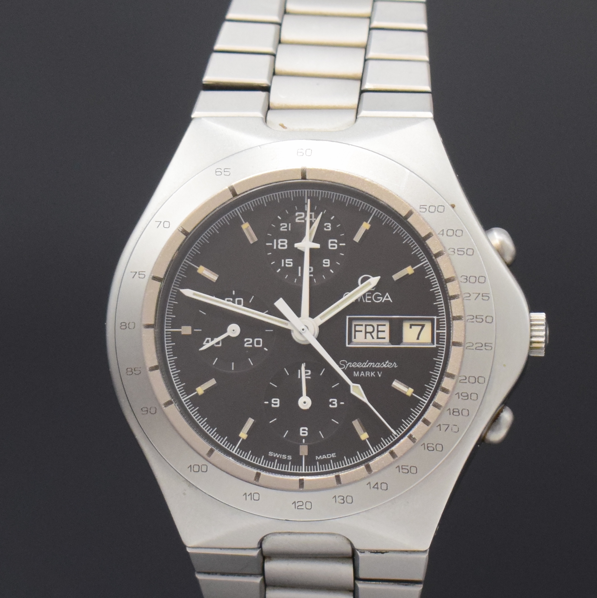 Detail a: OMEGA Armbandchronograph Speedmaster Mark V Referenz 376.0806, Schweiz um 1984, Automatik, Edelstahlgeh. inkl. Gliederband m. Faltschl., Boden ...
