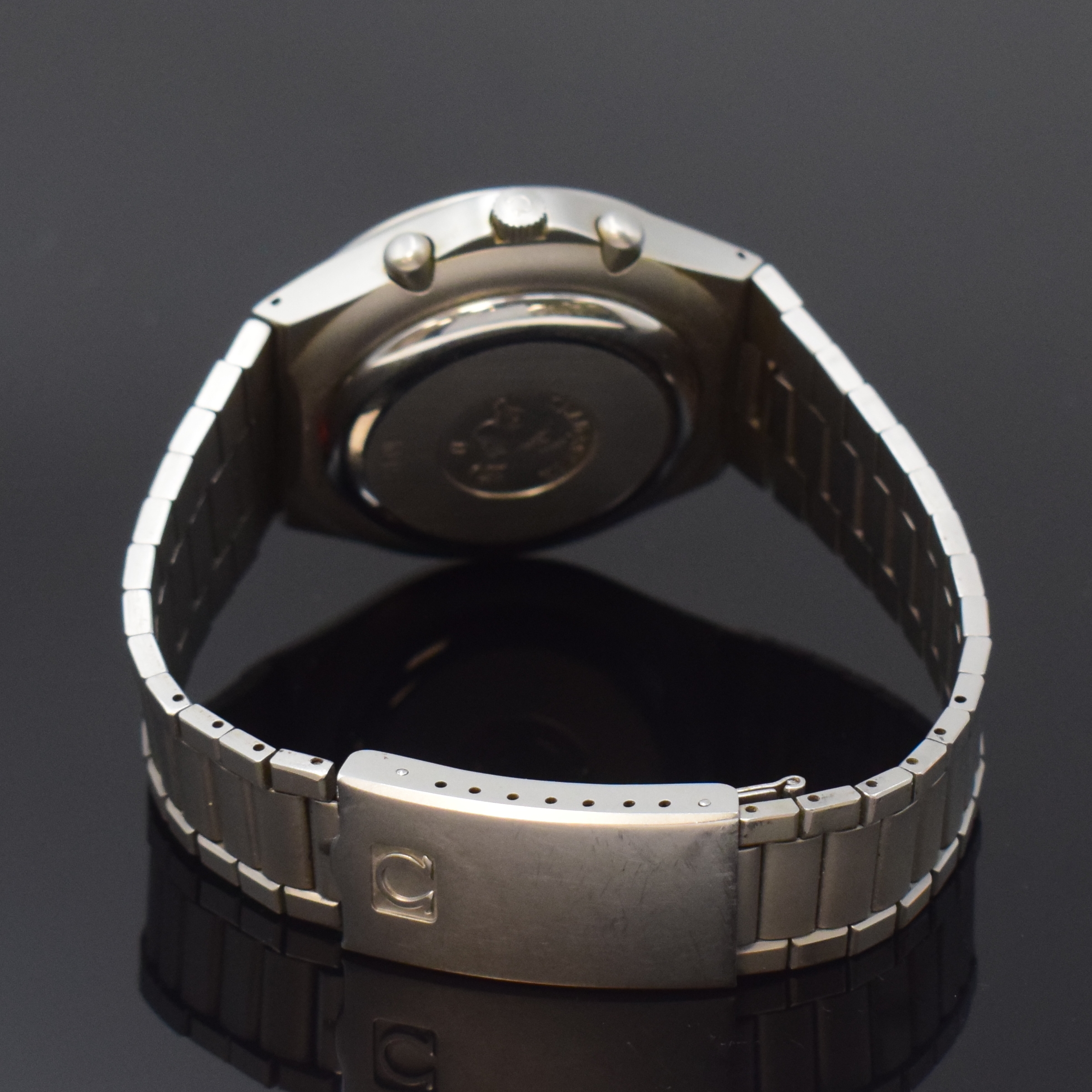 Detail b: OMEGA Armbandchronograph Speedmaster Mark V Referenz 376.0806, Schweiz um 1984, Automatik, Edelstahlgeh. inkl. Gliederband m. Faltschl., Boden ...