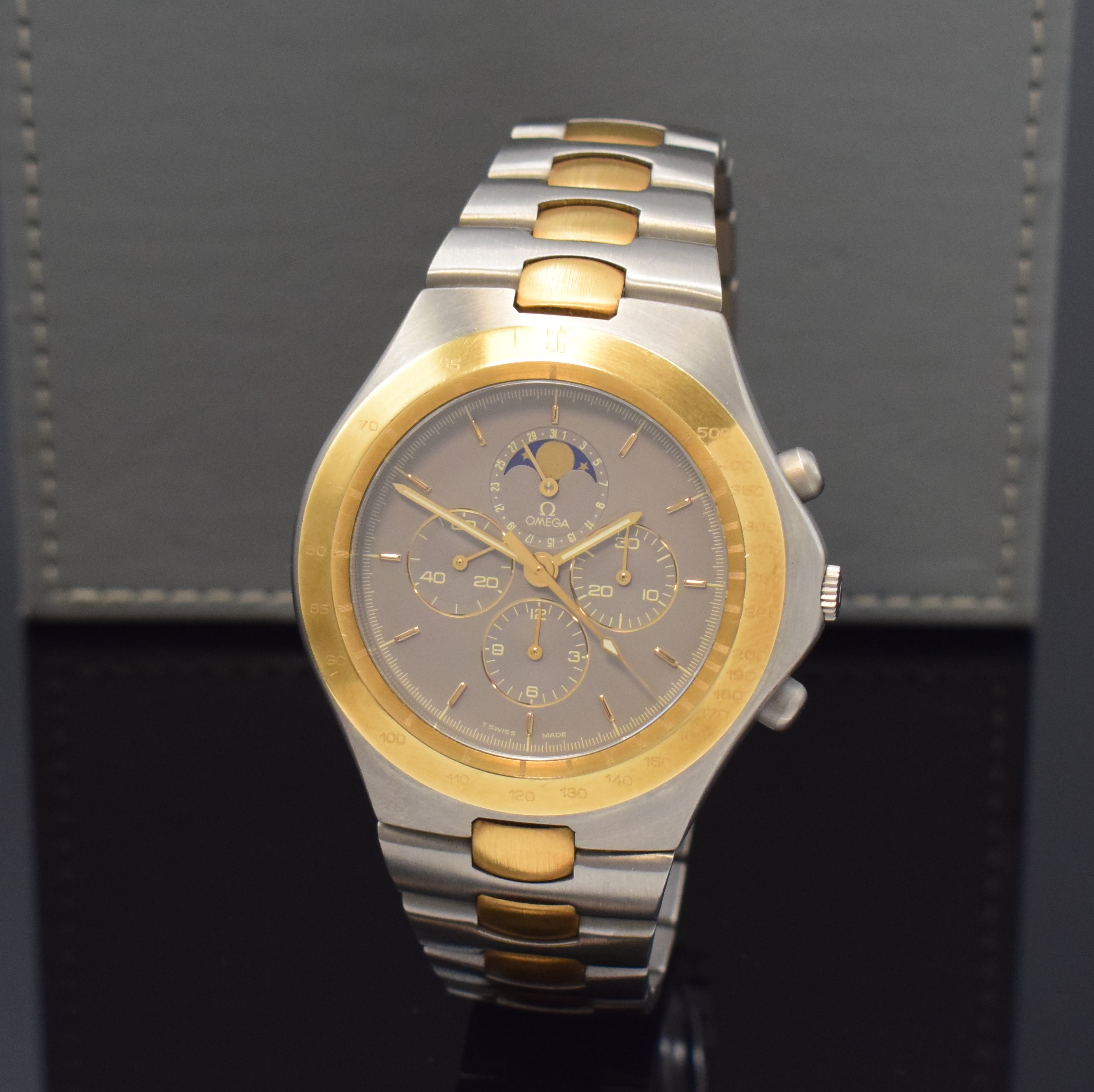 OMEGA seltener Armbandchronograph Speedmaster Teutonic Referenz 345.0810, Schweiz um 1986, Handaufzug, Titan/Gold kombiniert inkl. Gliederband mit ...
