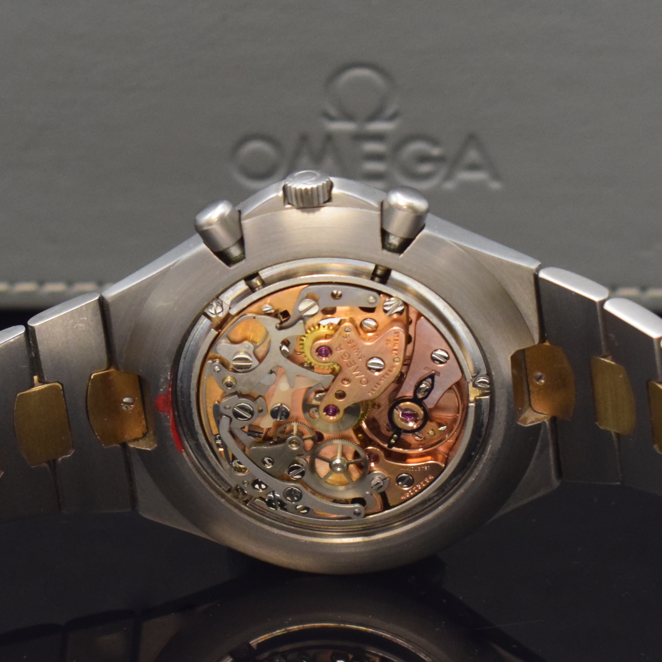 Detail f: OMEGA seltener Armbandchronograph Speedmaster Teutonic Referenz 345.0810, Schweiz um 1986, Handaufzug, Titan/Gold kombiniert inkl. Gliederband mit ...