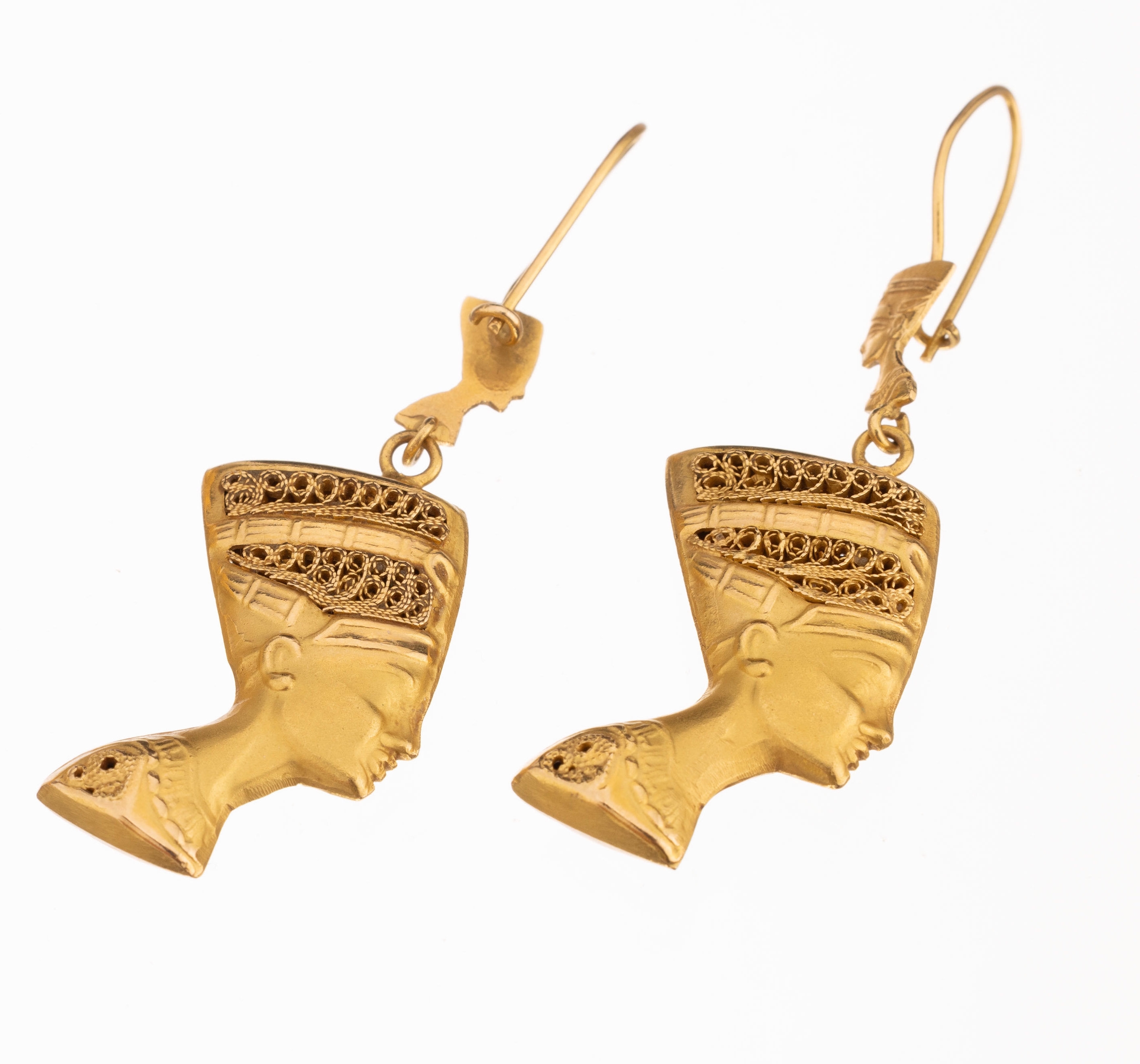 Detail b: 18 kt Gold Schmuckset "Nofretete", GG 750/000, best. aus: Anhänger und Paar Ohrgehänge, z.T. mit Filigranarbeit, sat. und z.T. pol., ca. ...