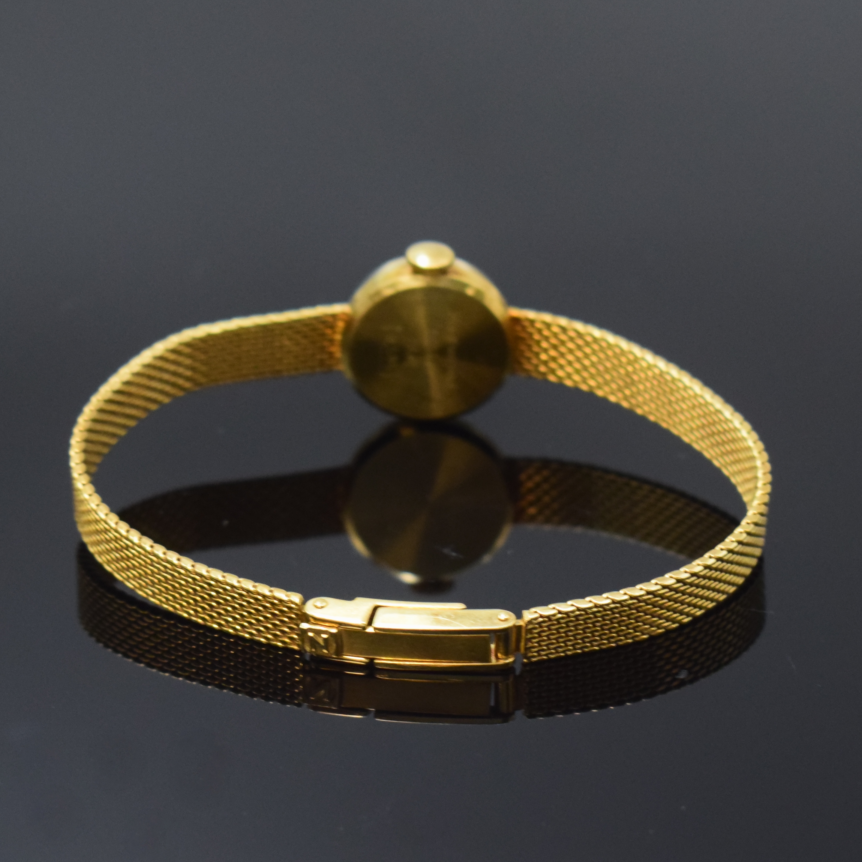 Detail b: ZENTRA Damenarmbanduhr Disett in GG 585/000, Handaufzug, Schweiz um 1965, Boden aufgedr., silb. Zifferbl. m. aufges. Std.-Ind., schwarze Zeiger, Kal. ...