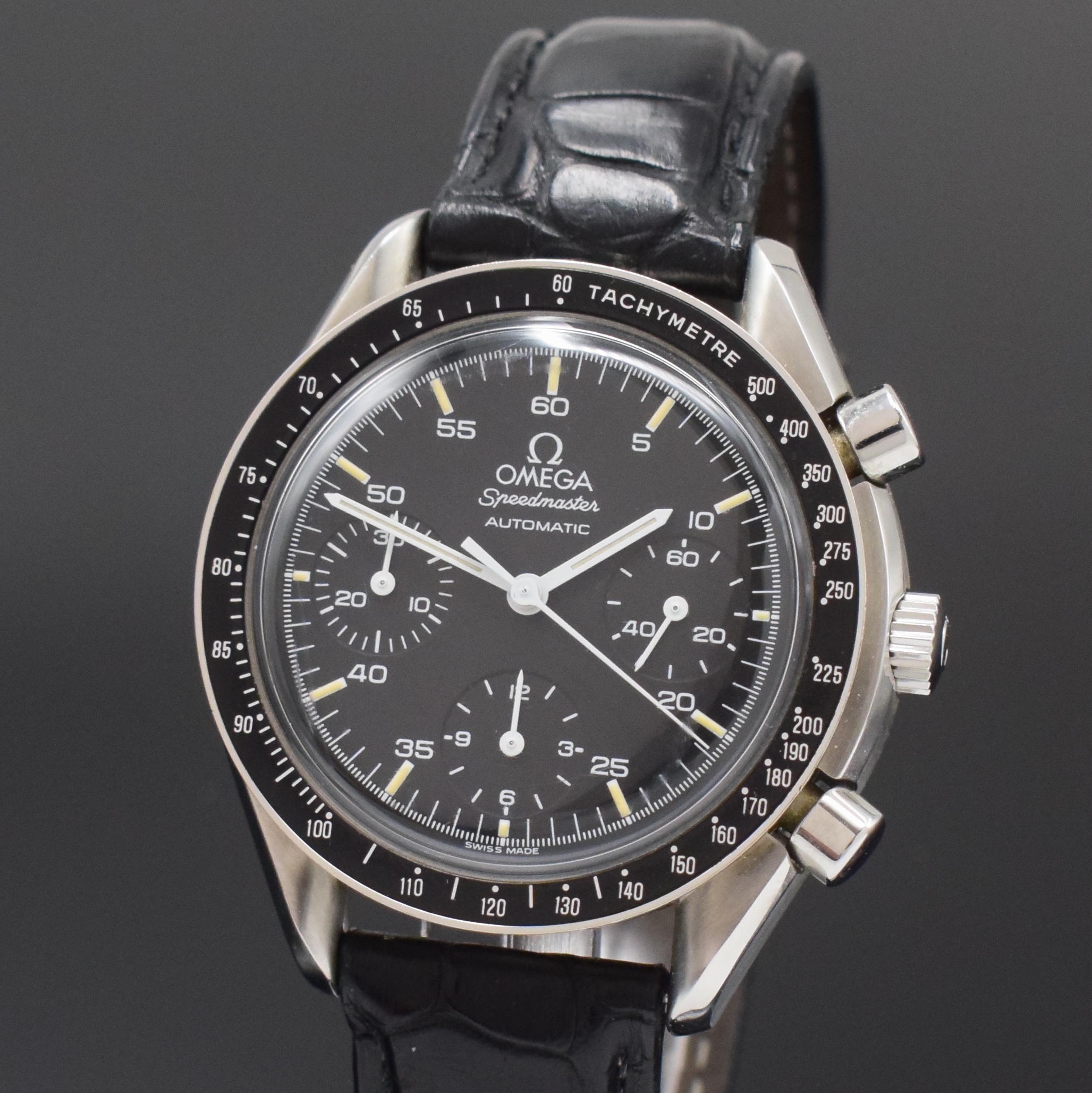 Detail a: OMEGA Armbandchronograph Speedmaster Referenz 175.0032, Schweiz um 1990, Automatik, Edelstahlgeh., Boden aufgedr., neutr. Lederband m. orig. ...