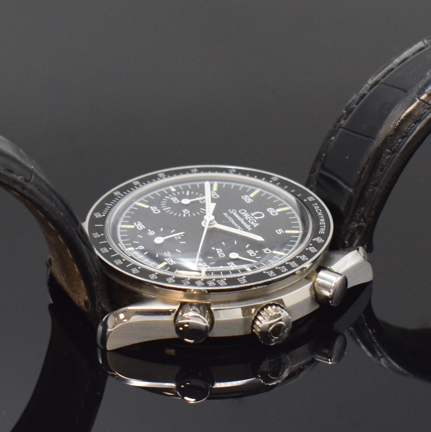 Detail c: OMEGA Armbandchronograph Speedmaster Referenz 175.0032, Schweiz um 1990, Automatik, Edelstahlgeh., Boden aufgedr., neutr. Lederband m. orig. ...