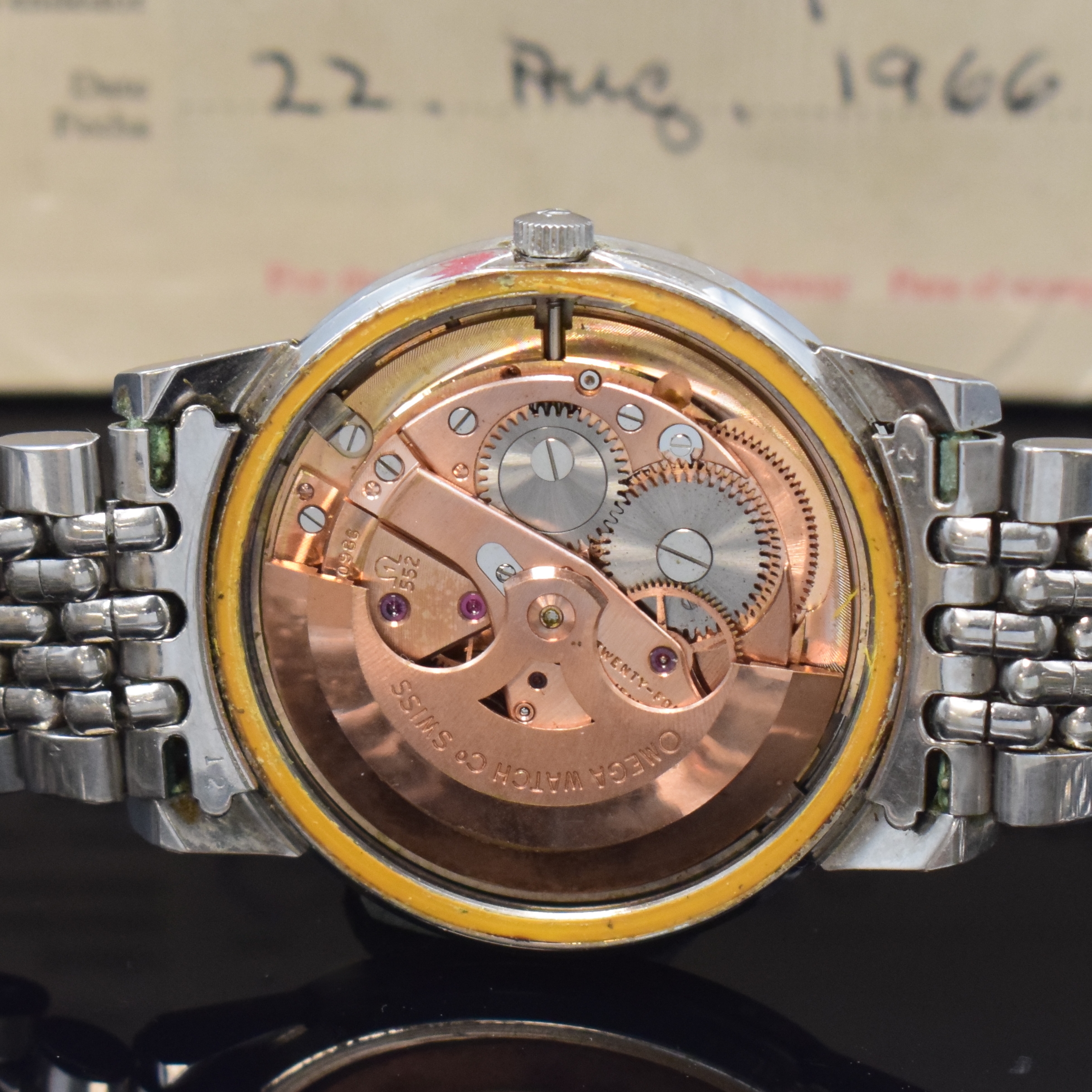 Detail d: OMEGA Seamaster Herrenarmbanduhr in Stahl Referenz 165.003, Schweiz verk. lt. beil. Garantie 08/1966, Automatik, orig. Gliederband m. Faltschl., ...